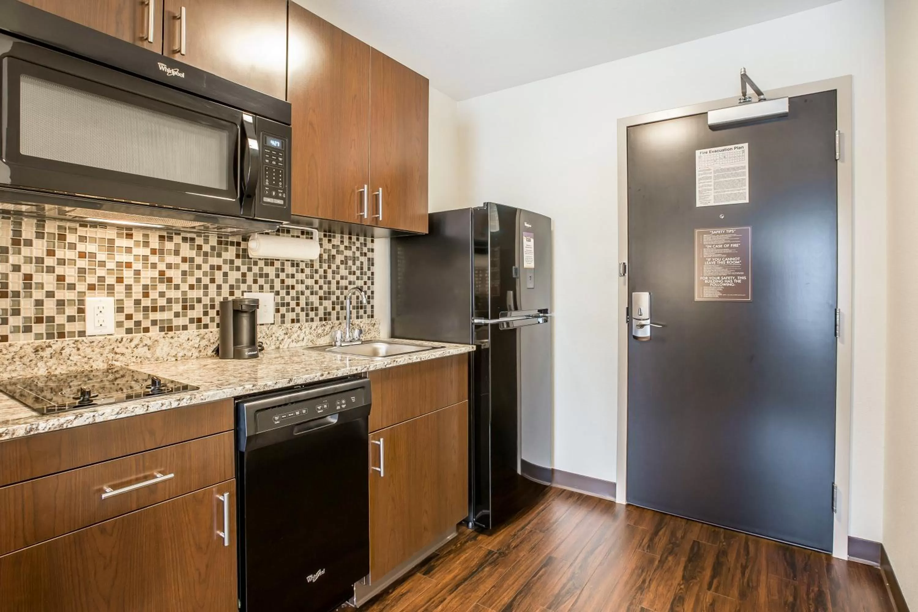 Kitchen or kitchenette in MainStay Suites Cartersville