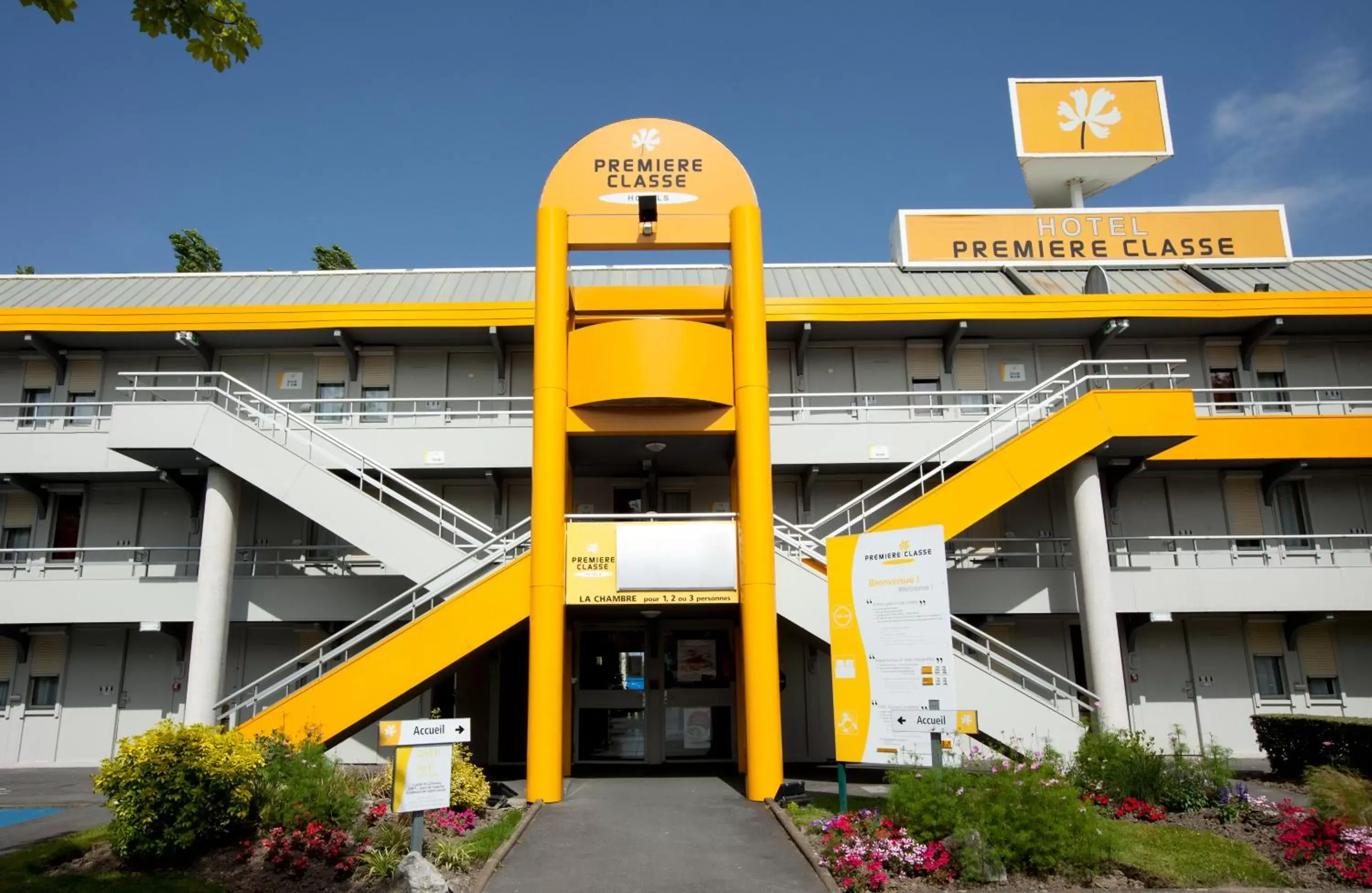 Facade/entrance, Property Building in Premiere Classe Caen Est - Mondeville