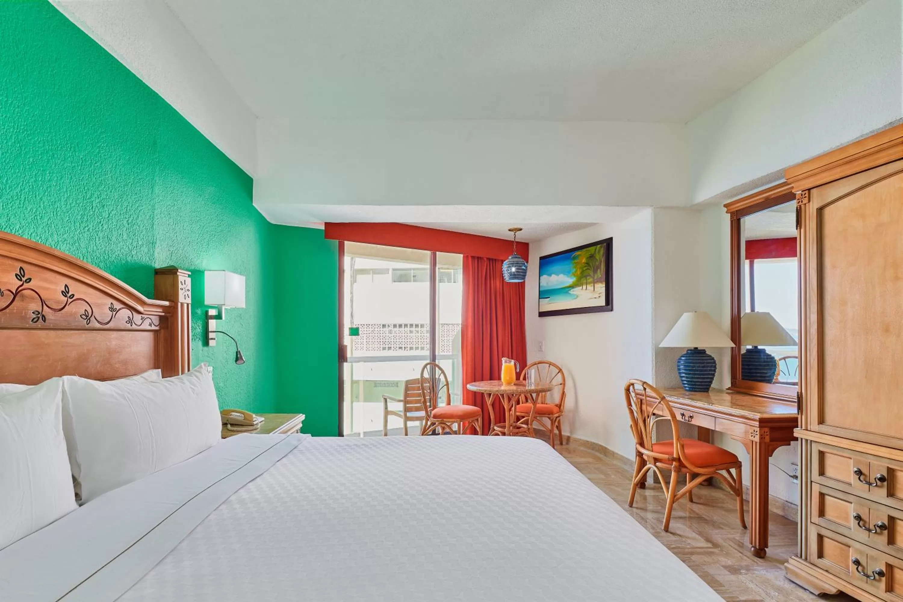 Deluxe Room, 1 King in Copacabana Beach Hotel Acapulco