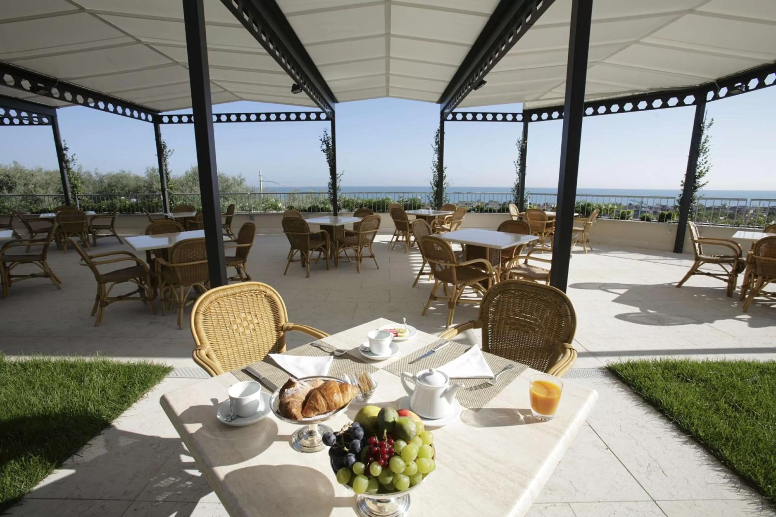 Restaurant/places to eat in Villa Maria Hotel & SPA