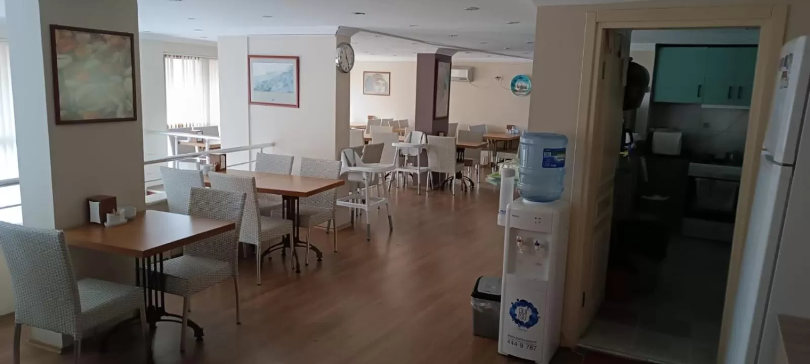 Communal lounge/ TV room in Hotel Crowded House