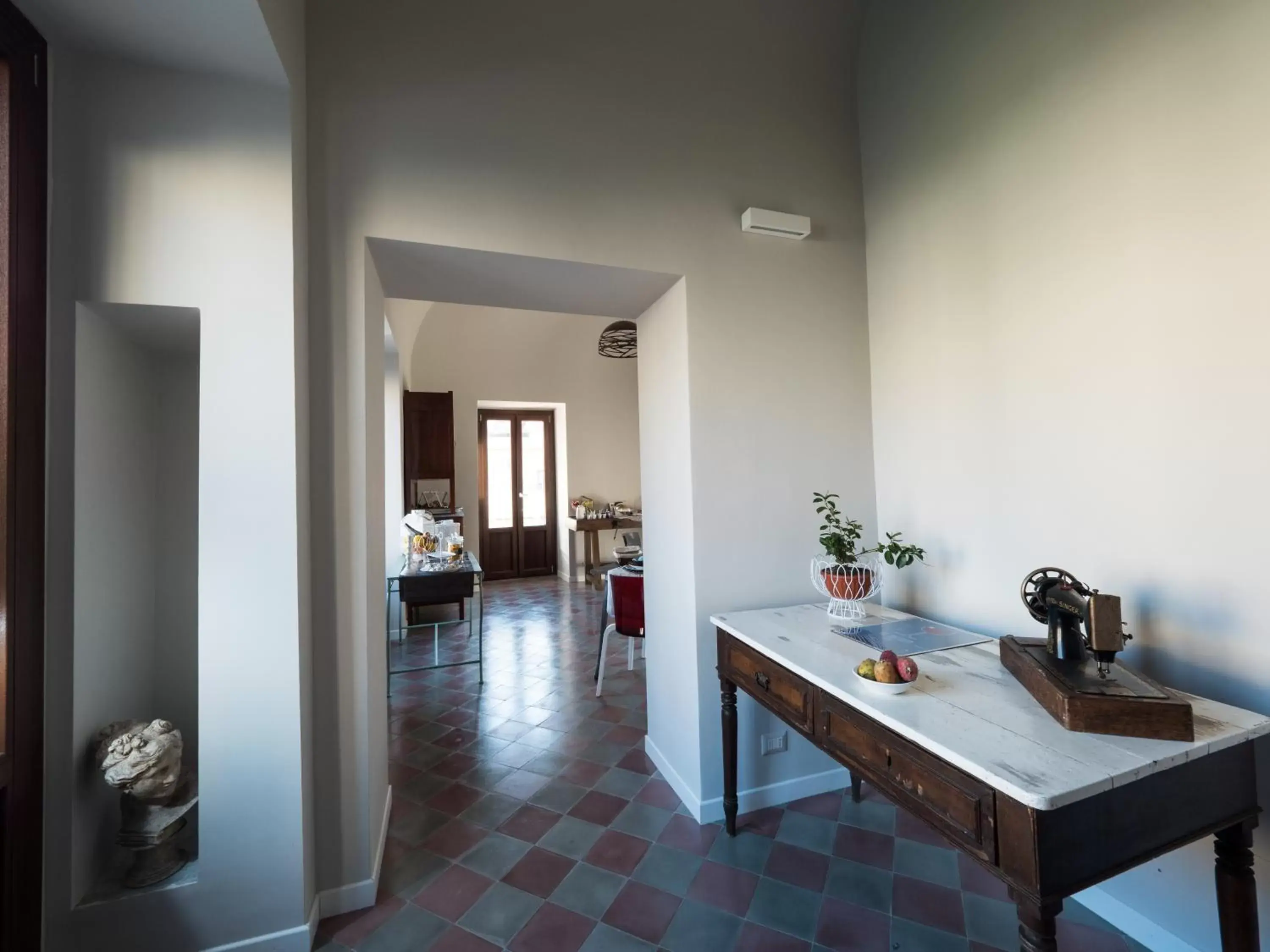 Lobby or reception, Kitchen/Kitchenette in B&B Sciara Larmisi