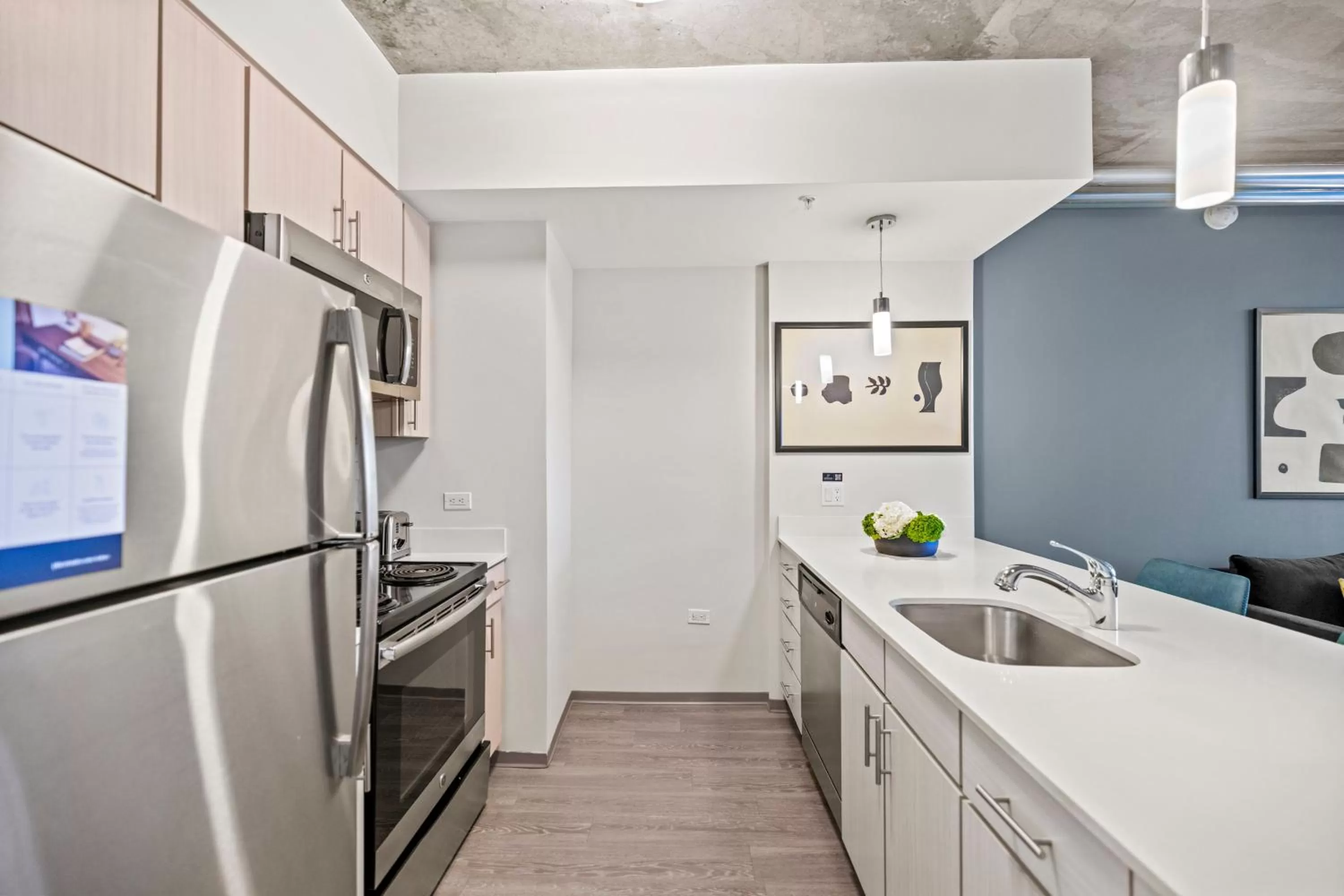 Kitchen or kitchenette in Placemakr Premier SoBro