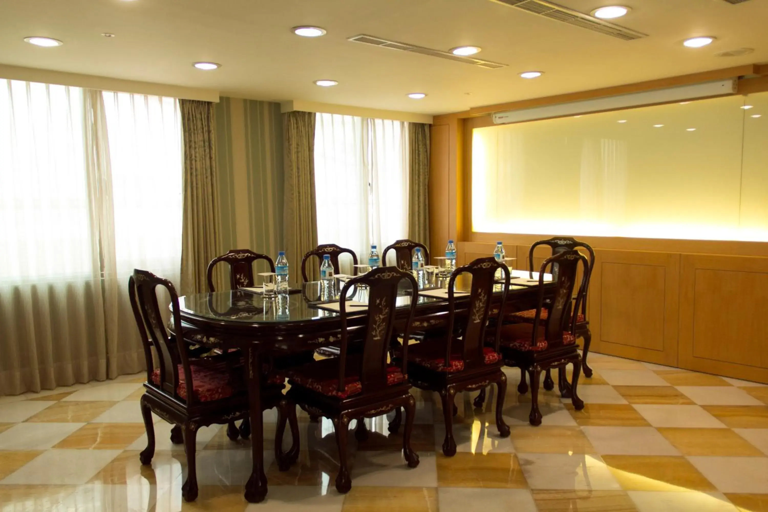 Business facilities, Restaurant/Places to Eat in Royal Seasons Hotel Taipei-Nanjing W