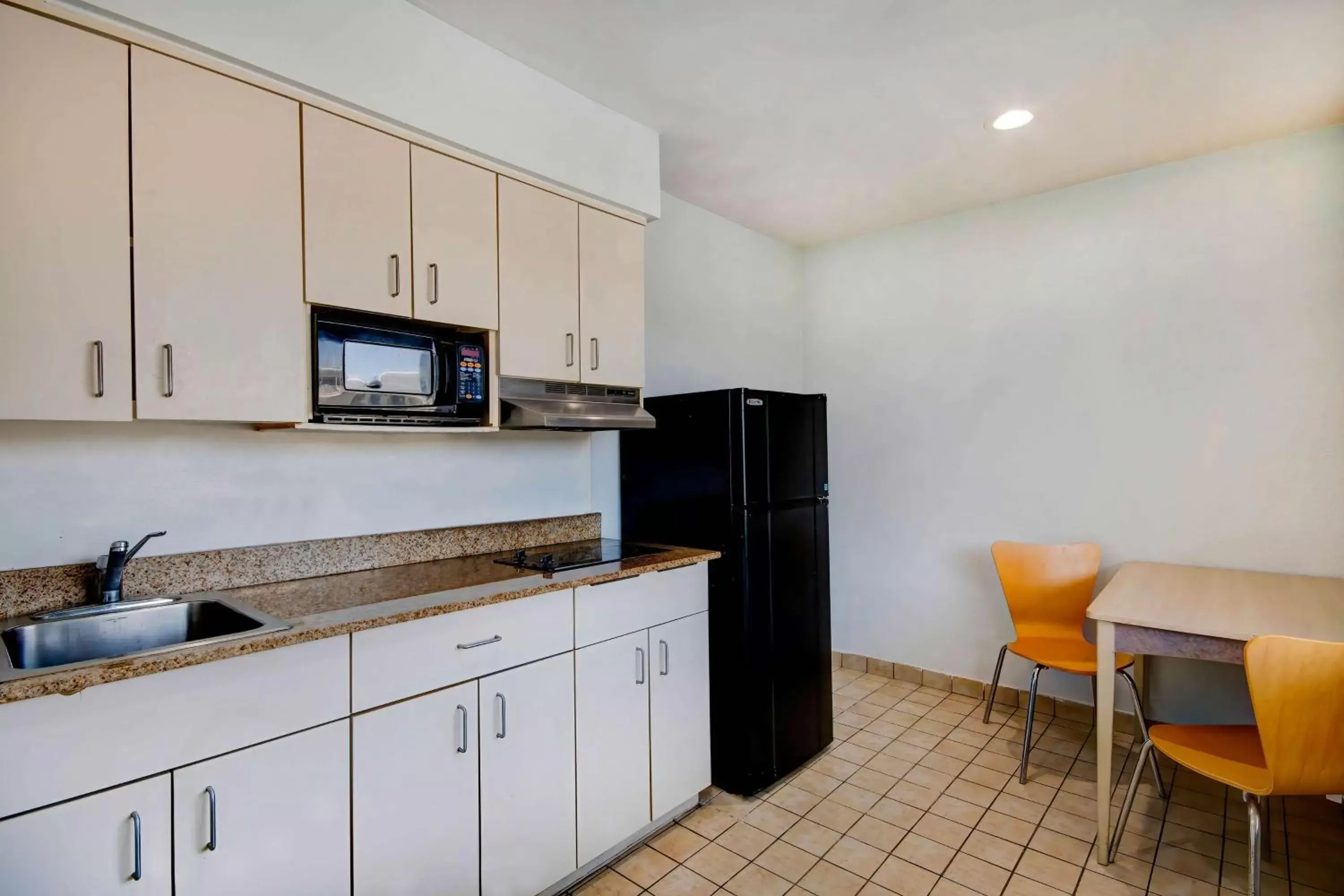 Other, Kitchen/Kitchenette in Motel 6-Port Allen, LA - Baton Rouge