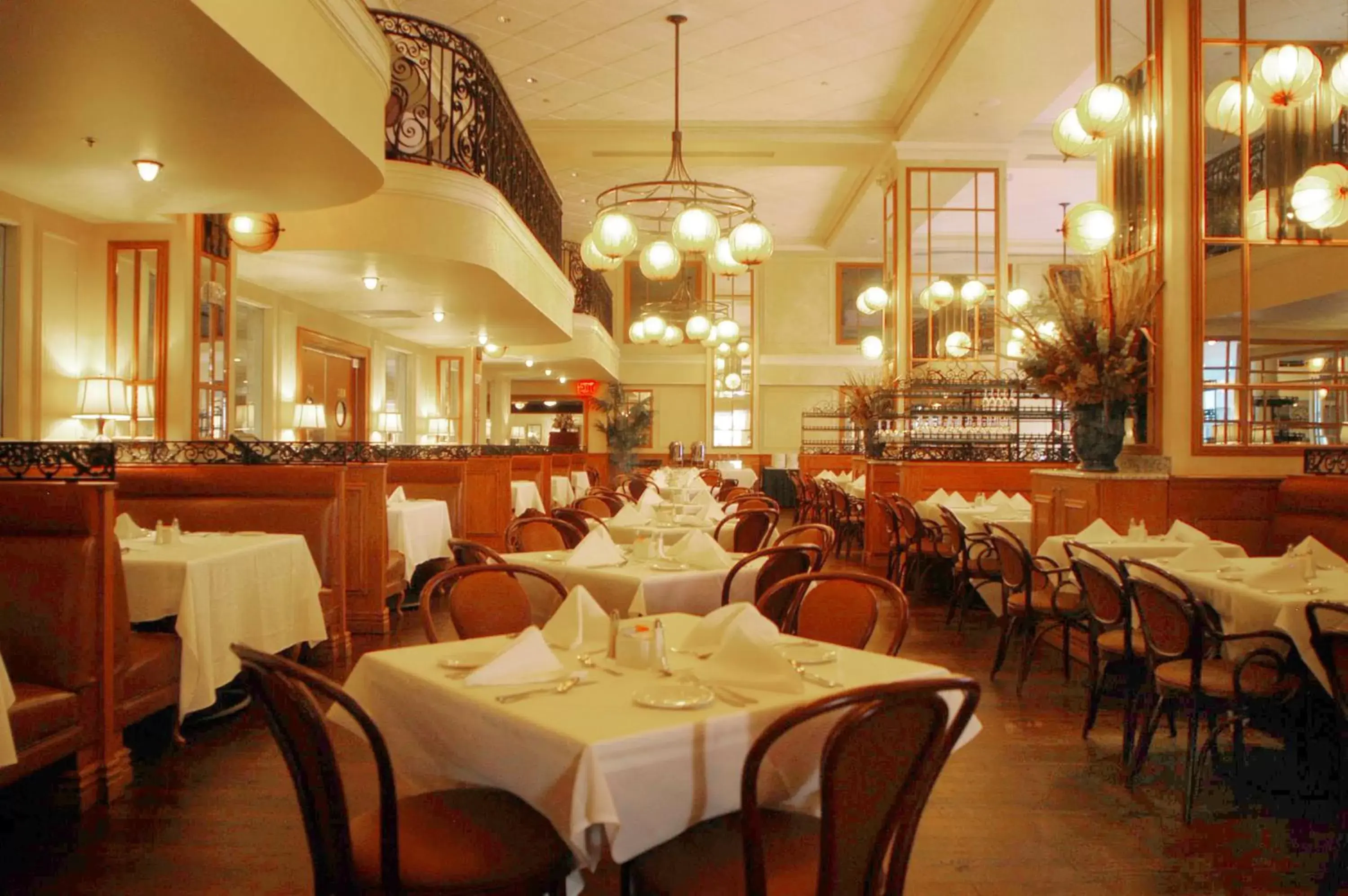 Restaurant/Places to Eat in Astor Crowne Plaza New Orleans French Quarter, Corner of Bourbon and Canal
