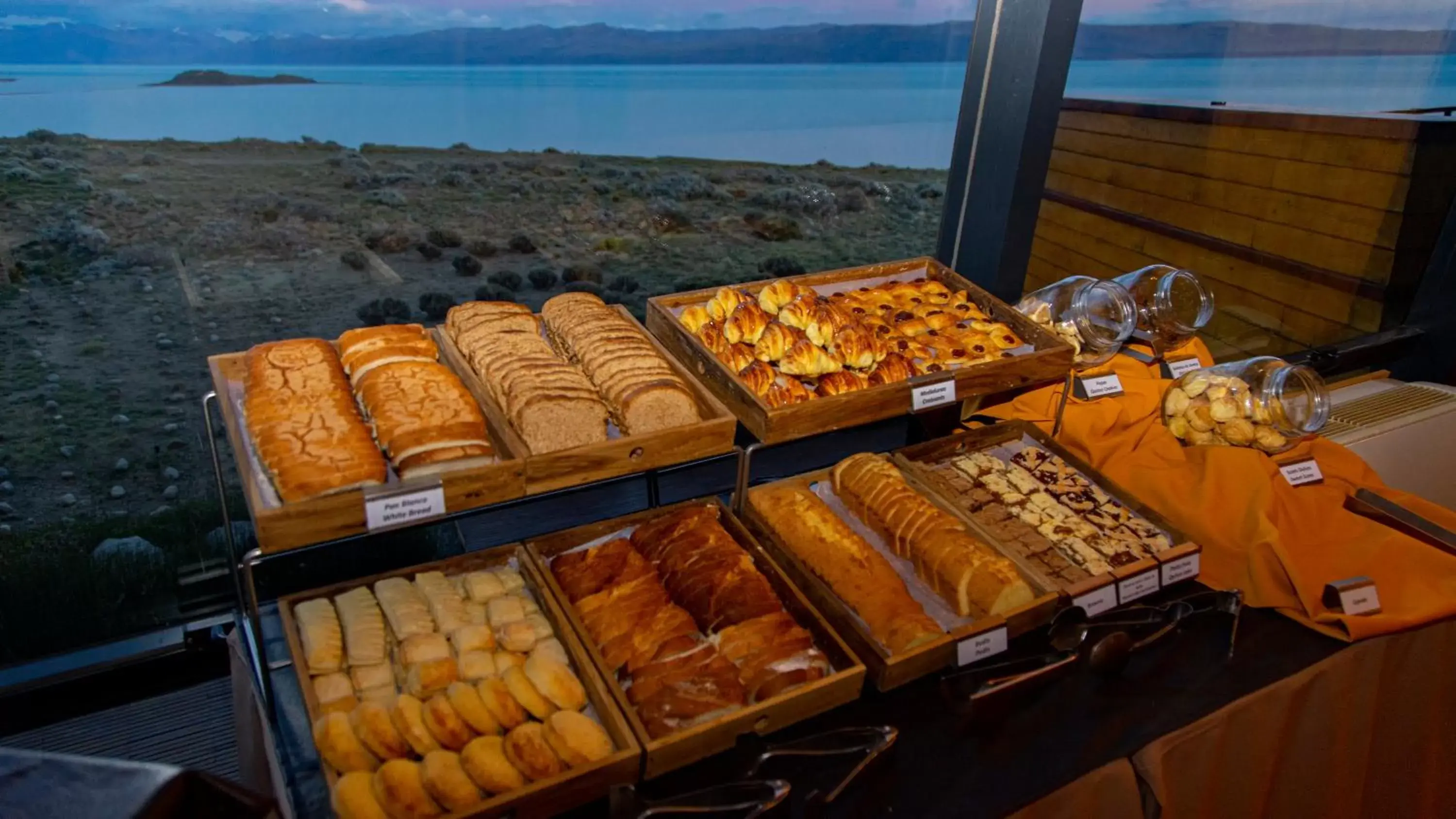 Breakfast in Design Suites Calafate