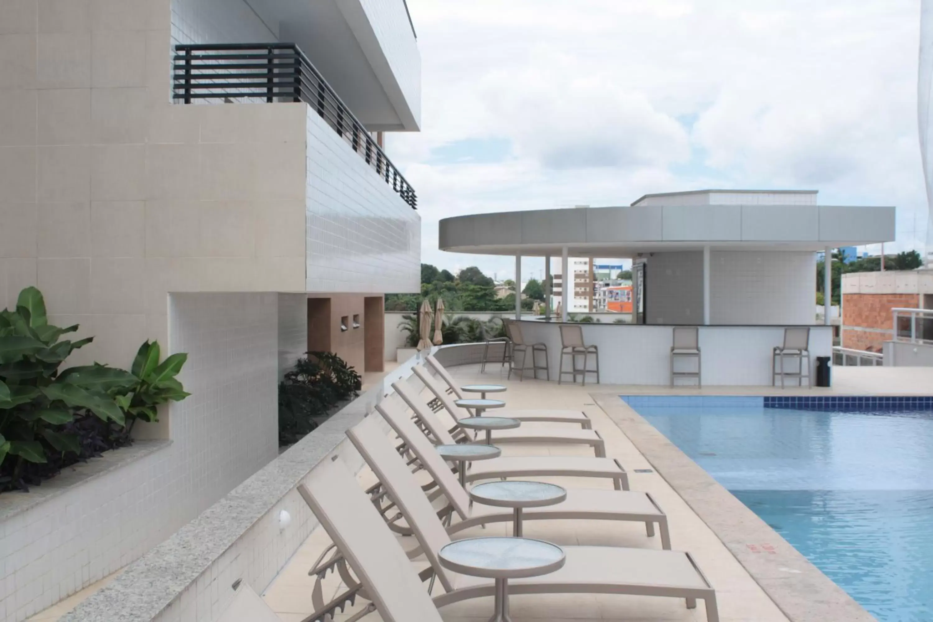 Swimming Pool in Quality Hotel Manaus