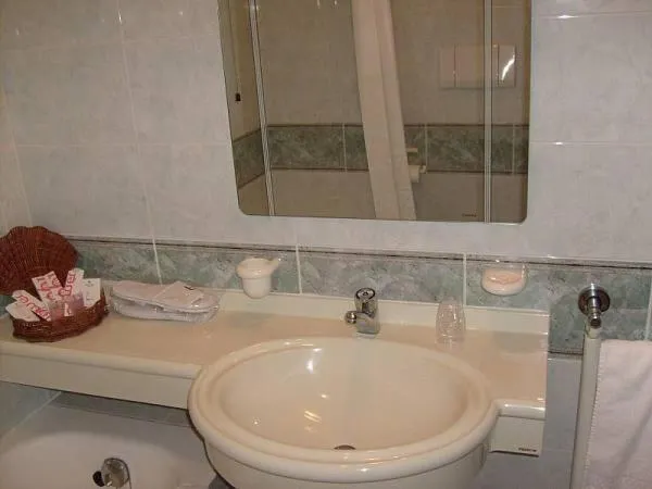 Bathroom in Hotel Motel Flower