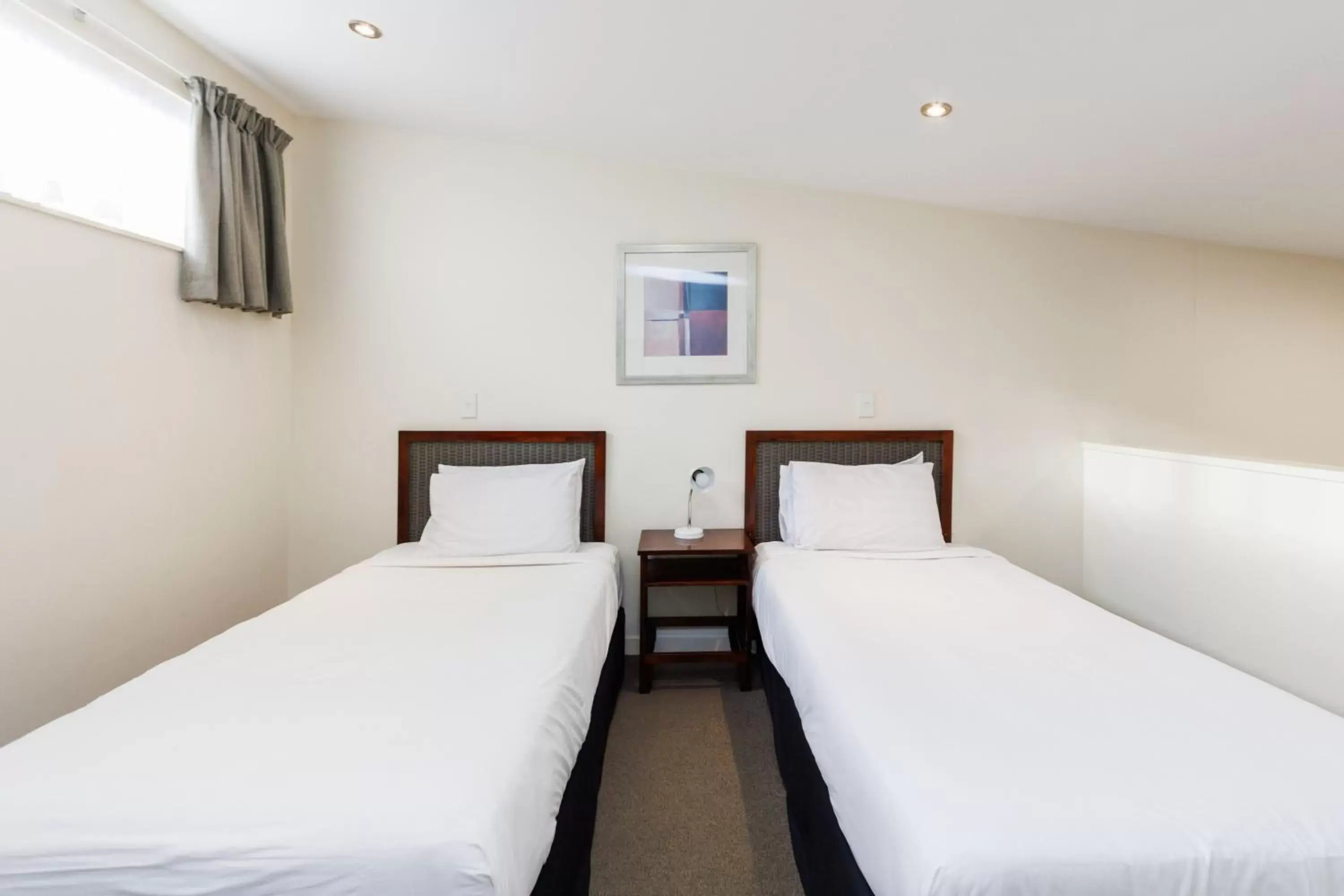 Bedroom, Bed in Fitzherbert Regency Motor Lodge