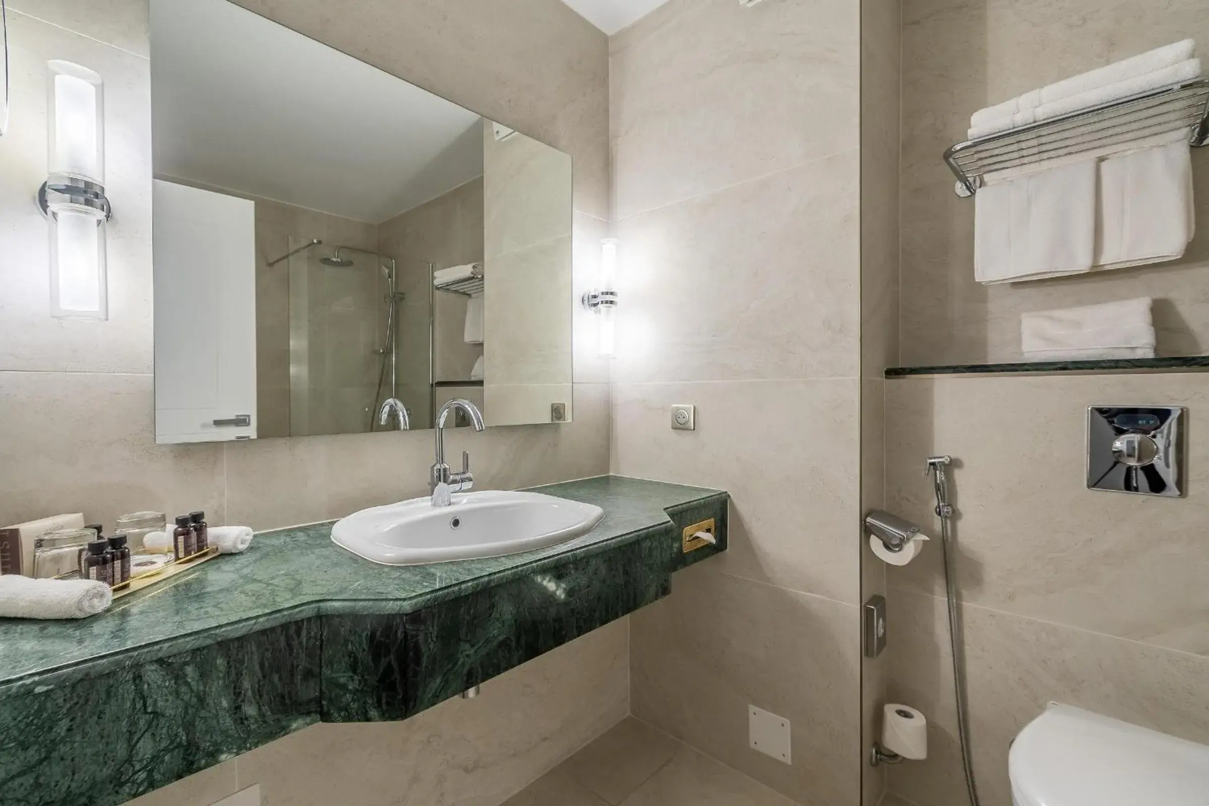 Shower, Bathroom in HOTEL CORSICA