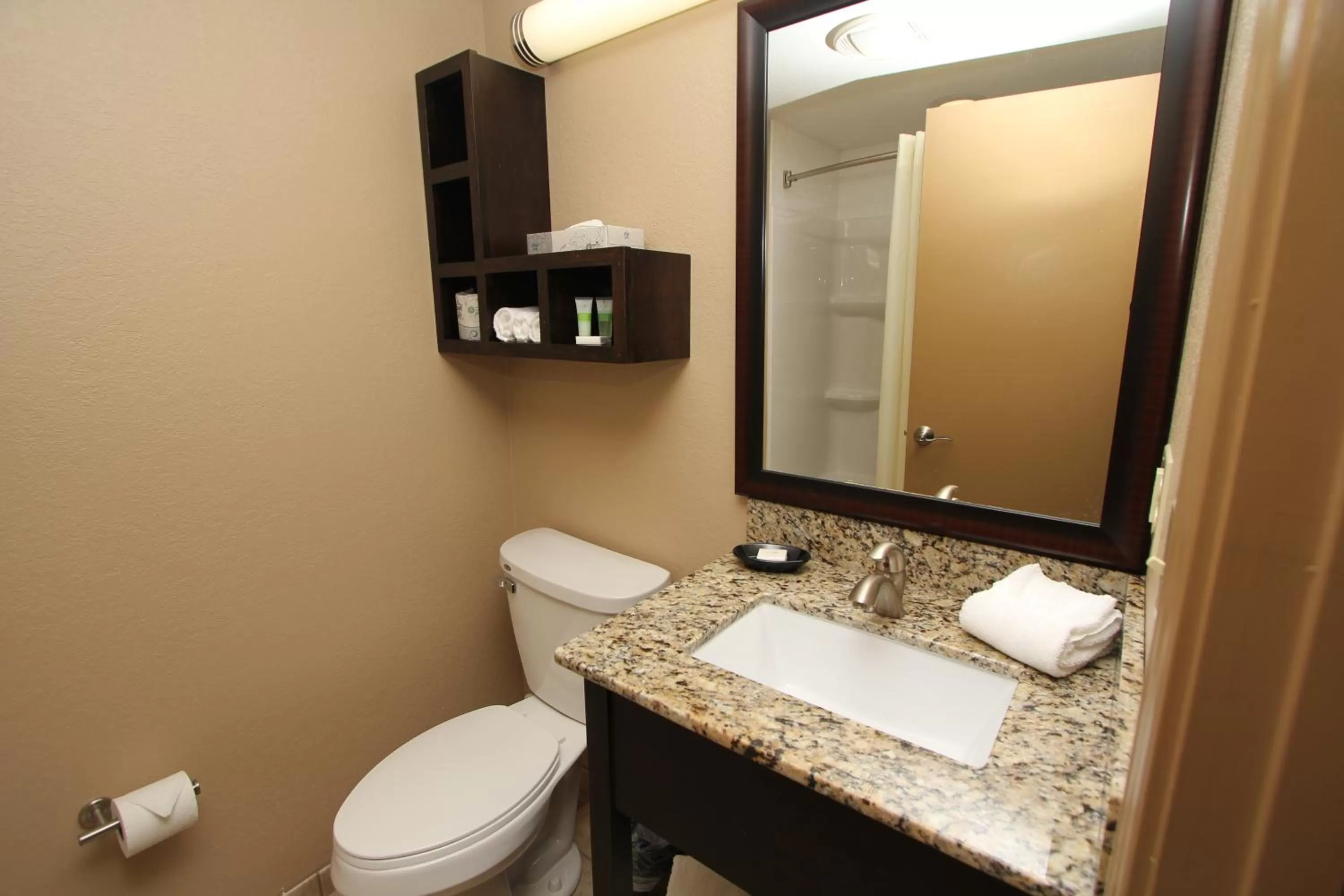 Bathroom in Greystone Lodge on the River