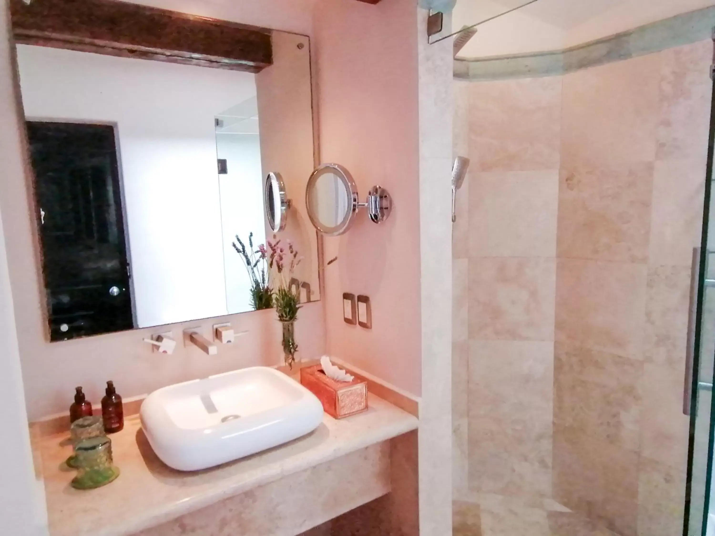 Bathroom in Casona Alonso 10- Hotelito Mexicano