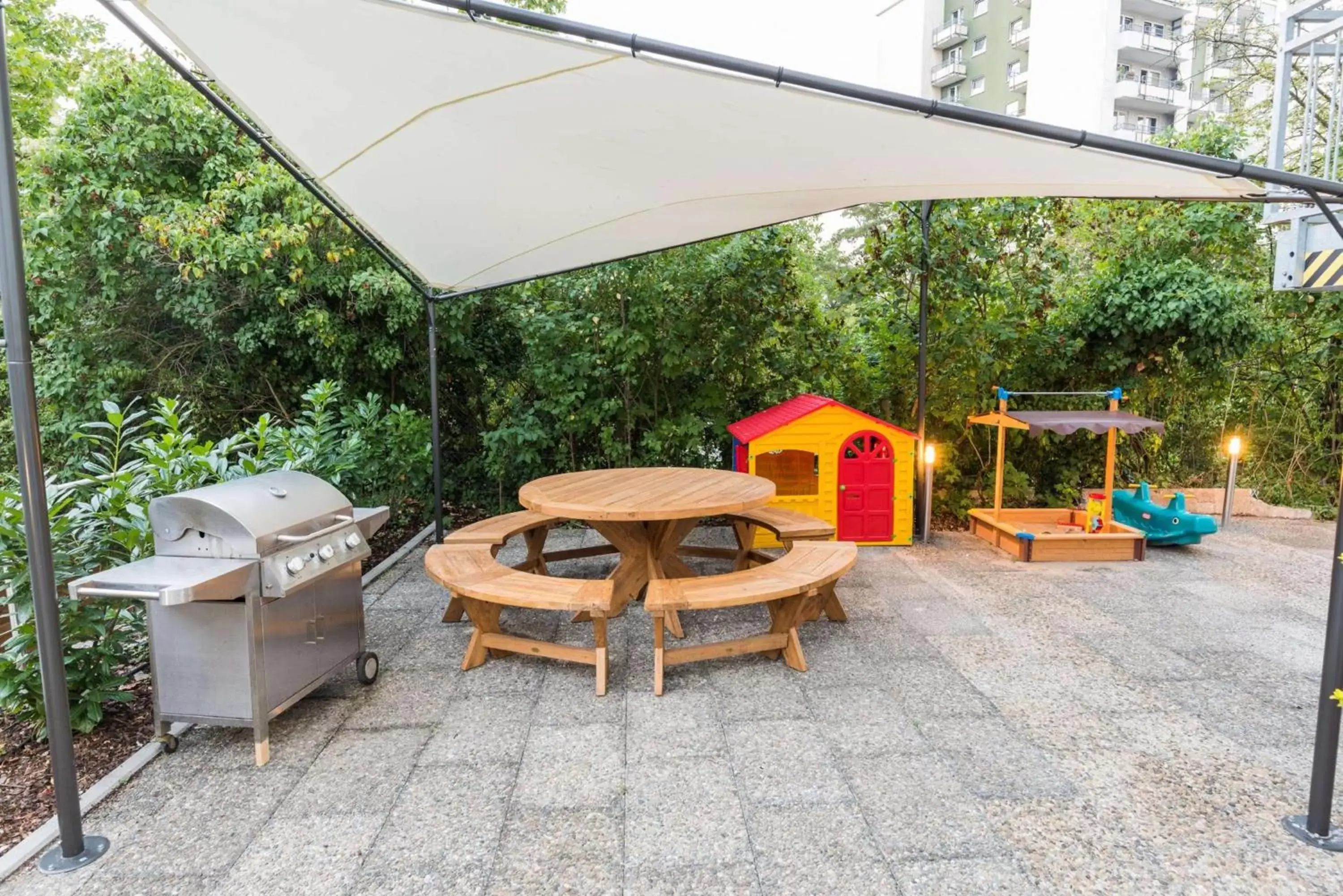 Property building, BBQ Facilities in Hotel Stuttgart 21