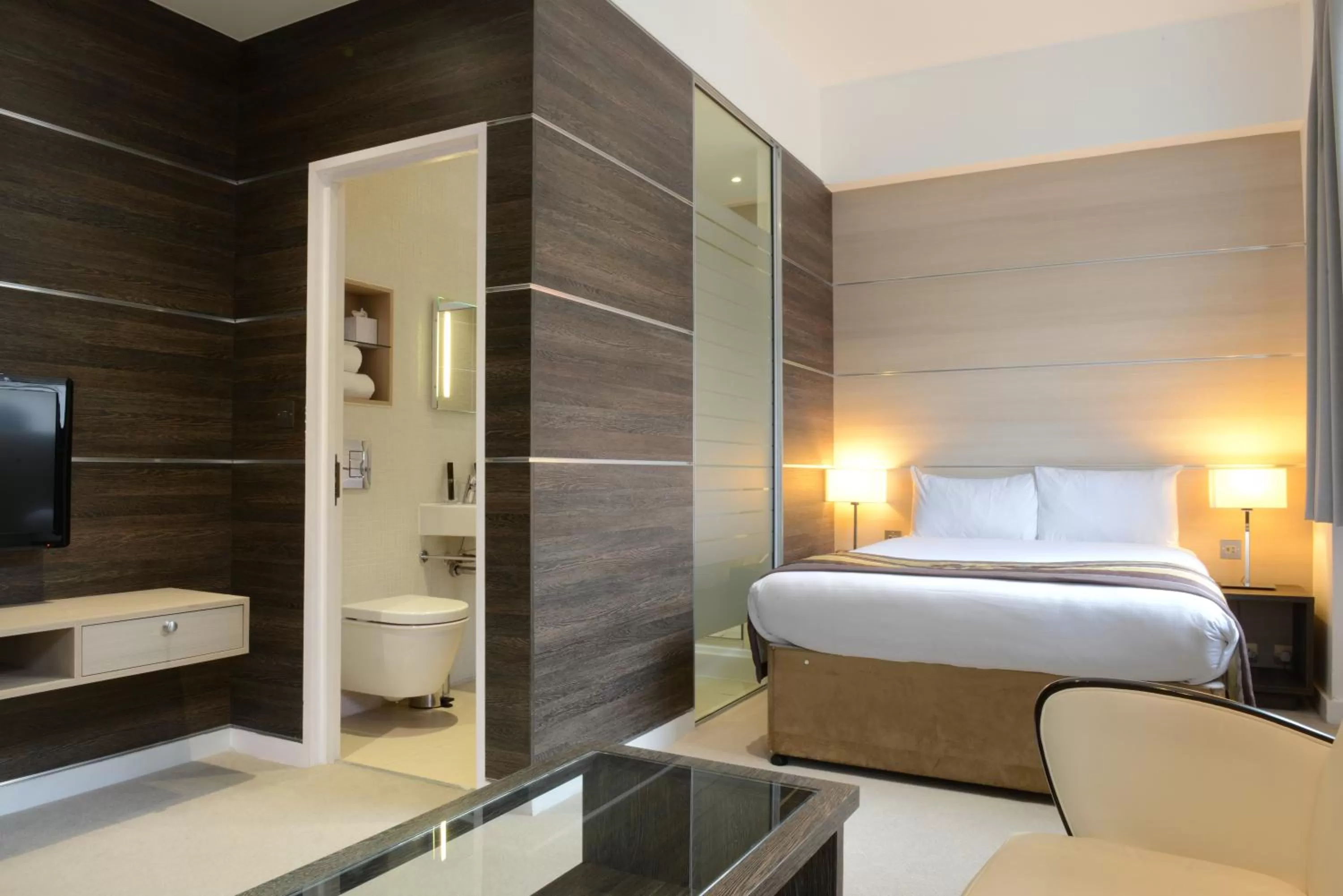 Photo of the whole room, Bed in The Wesley Euston