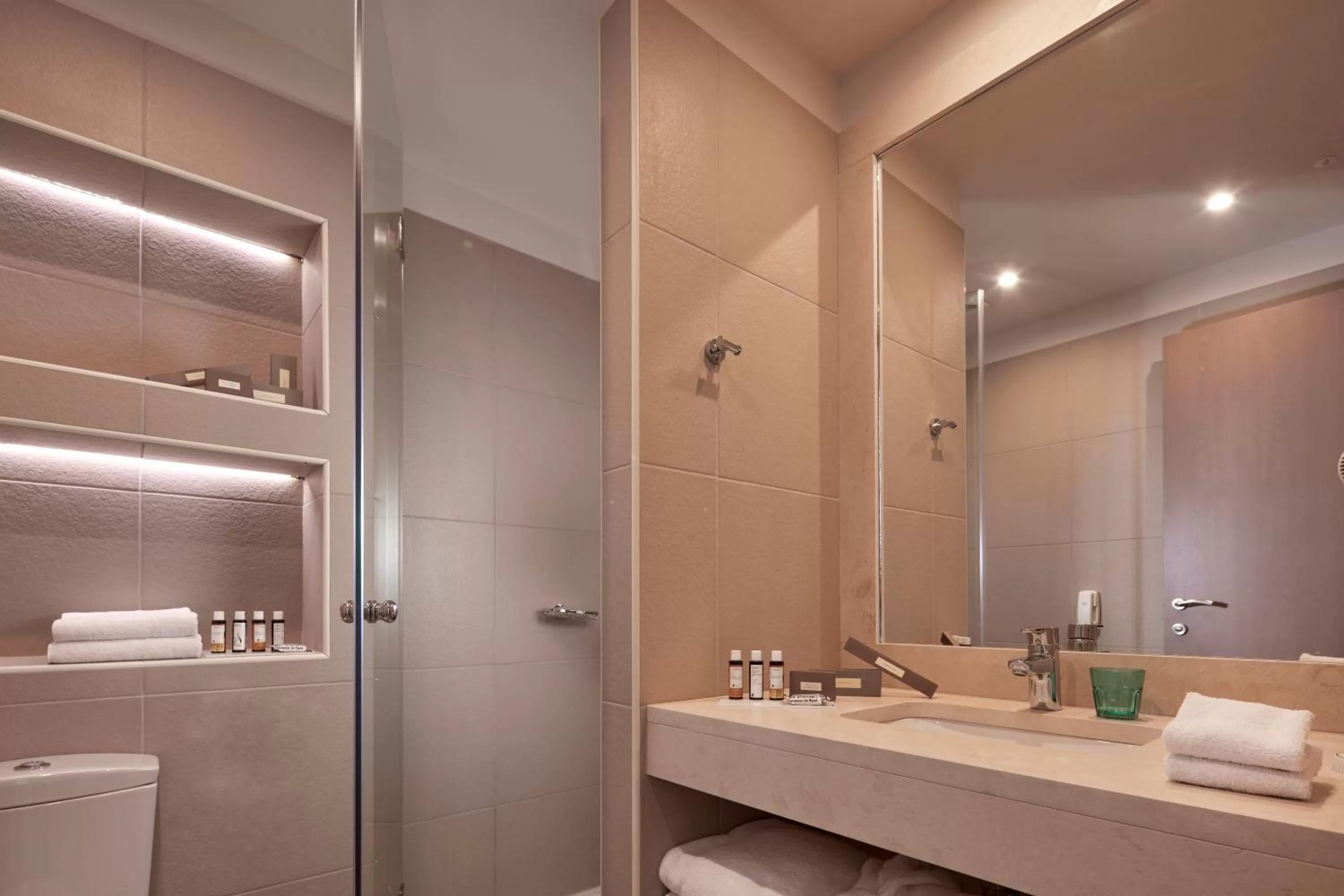 Bathroom in Civitel Esprit