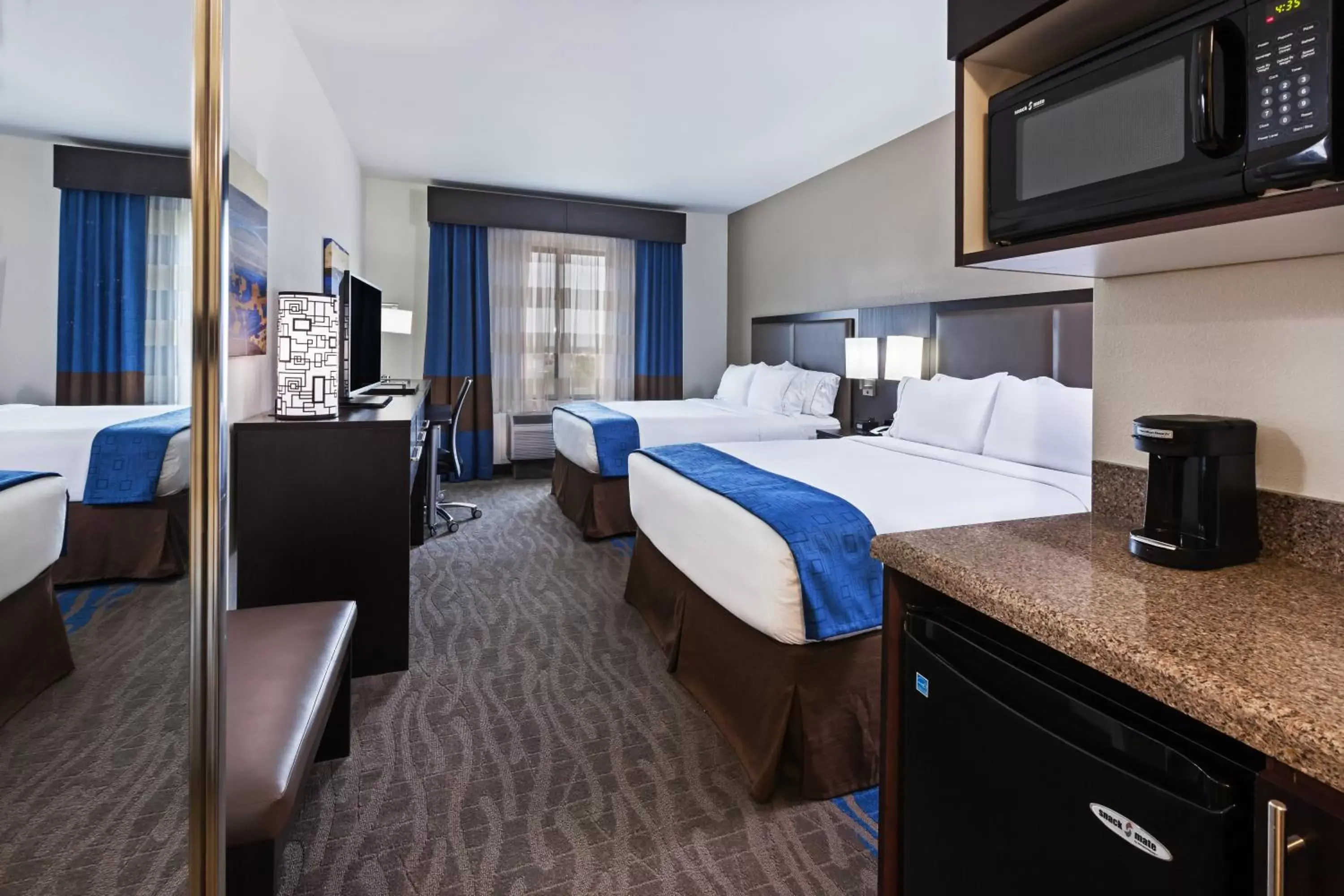 Standard Room with Two Queen Beds in Holiday Inn Express & Suites Glenpool by IHG Standard Room with Two Queen Beds in Holiday Inn Express & Suites Glenpool by IHG
