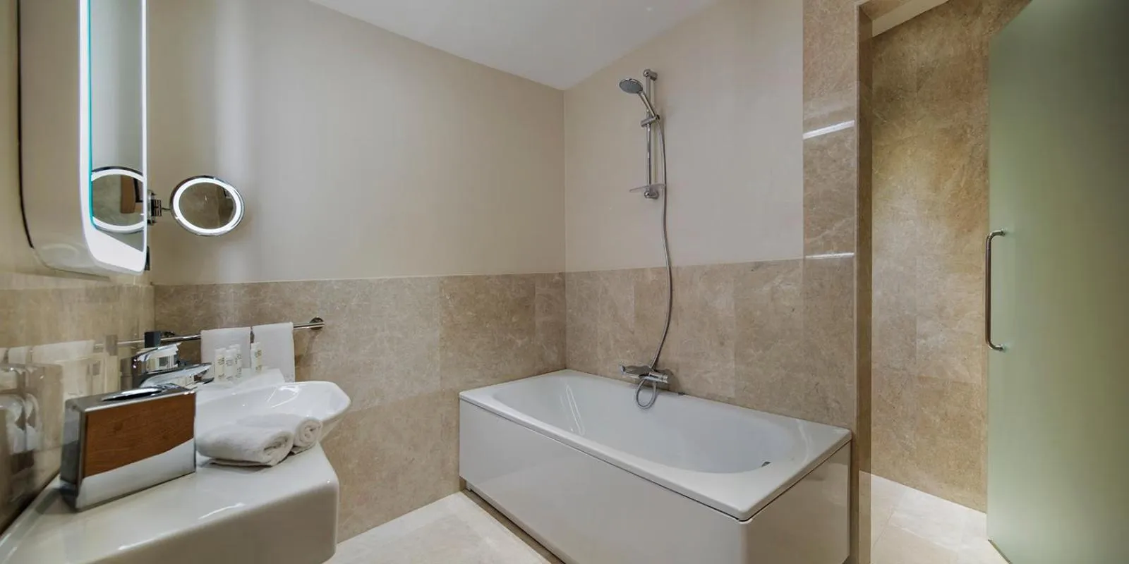 DoubleTree by Hilton Hotel Istanbul - Tuzla