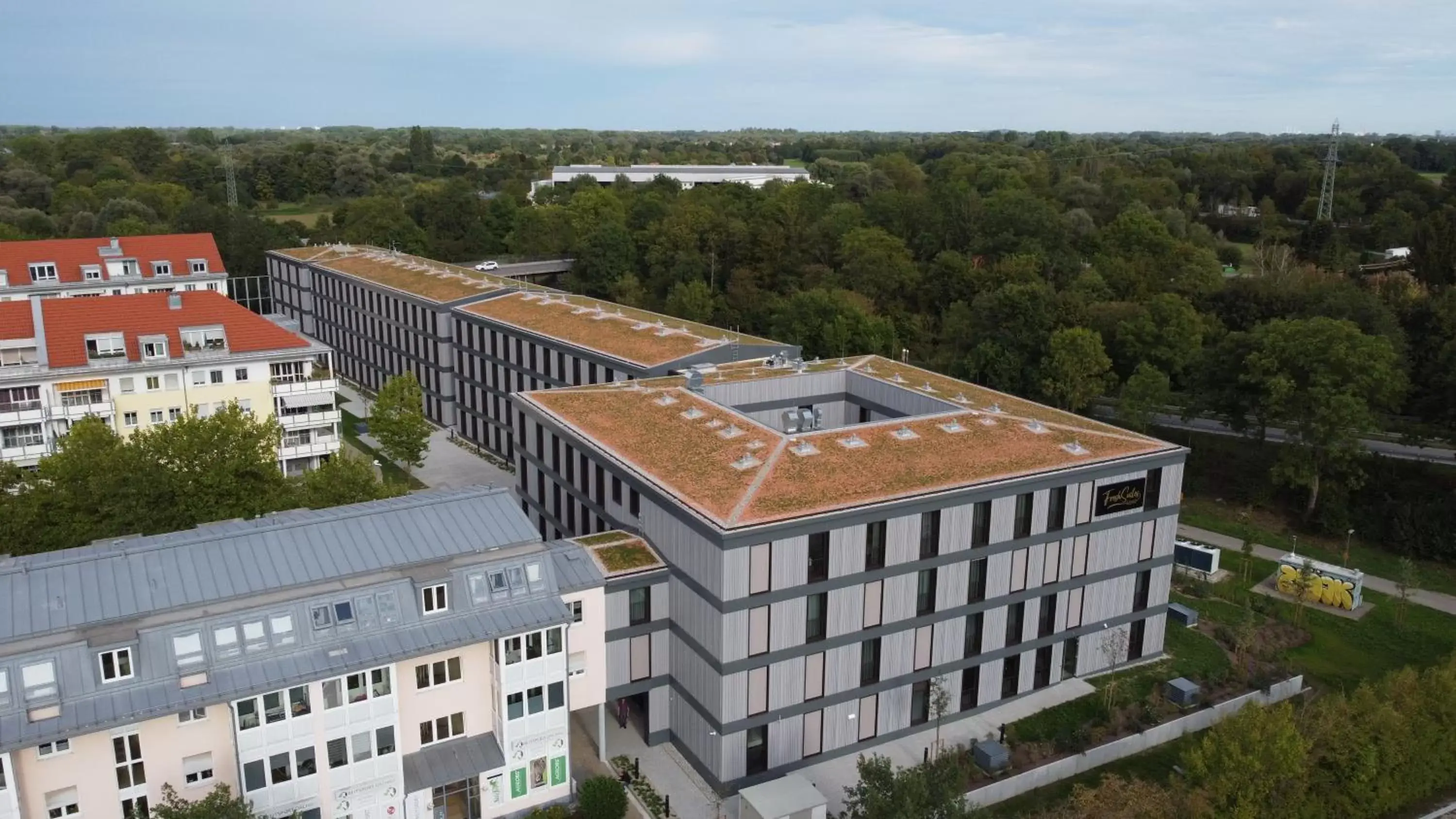 Property building in FreshSuites & Bar Property building in FreshSuites & Bar