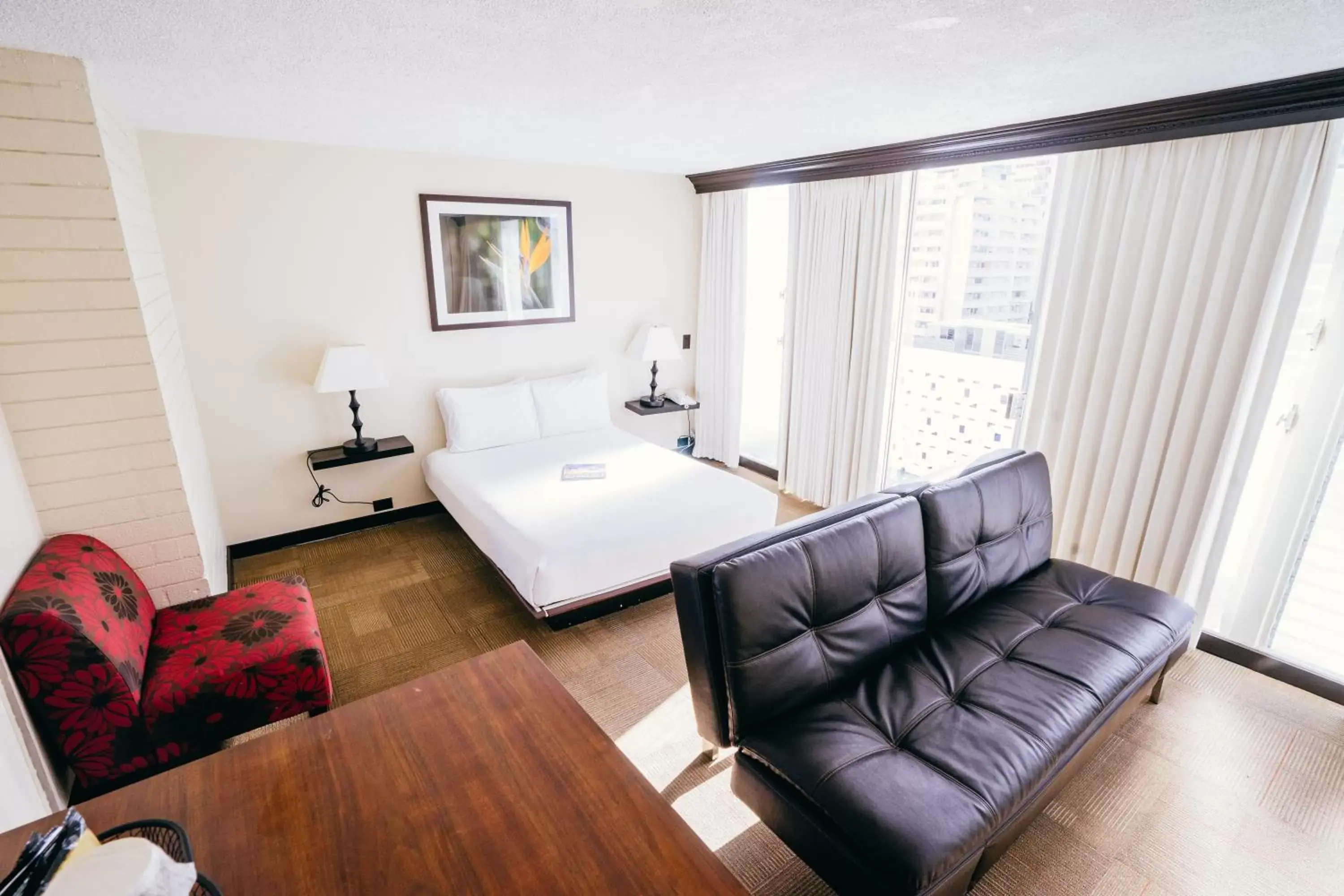 Photo of the whole room, Seating Area in Stay Hotel Waikiki