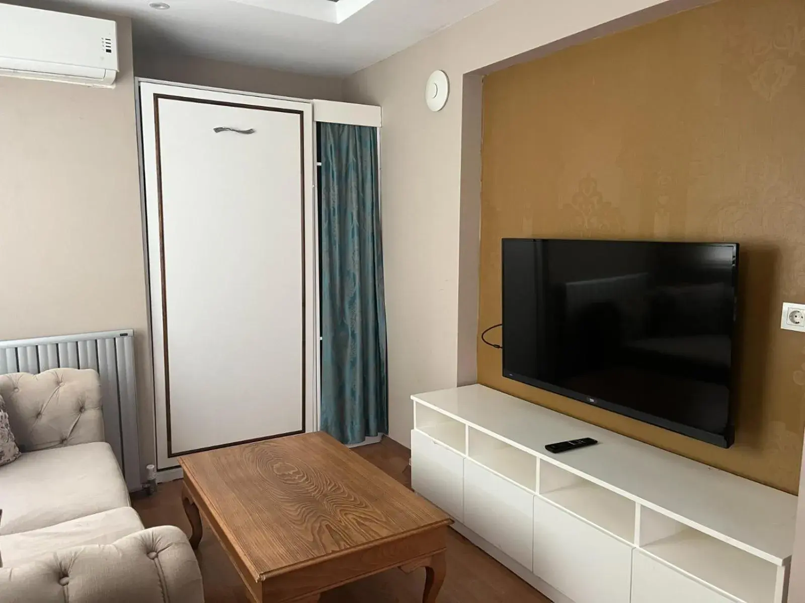 Communal lounge/ TV room, TV/Entertainment Center in Elite Marmara Bosphorus Suites Istanbul