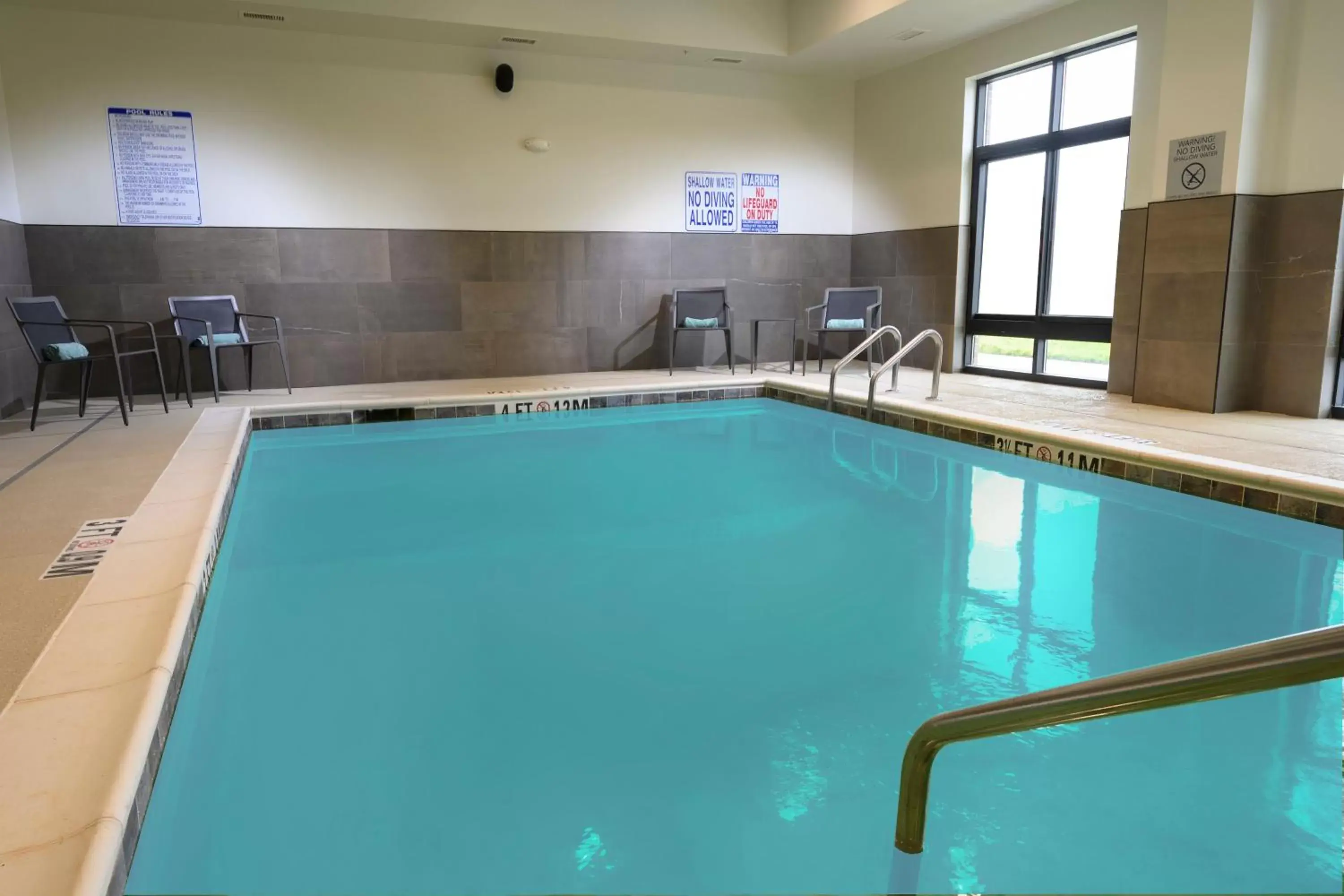 , Swimming Pool in Courtyard by Marriott Charlotte Waverly