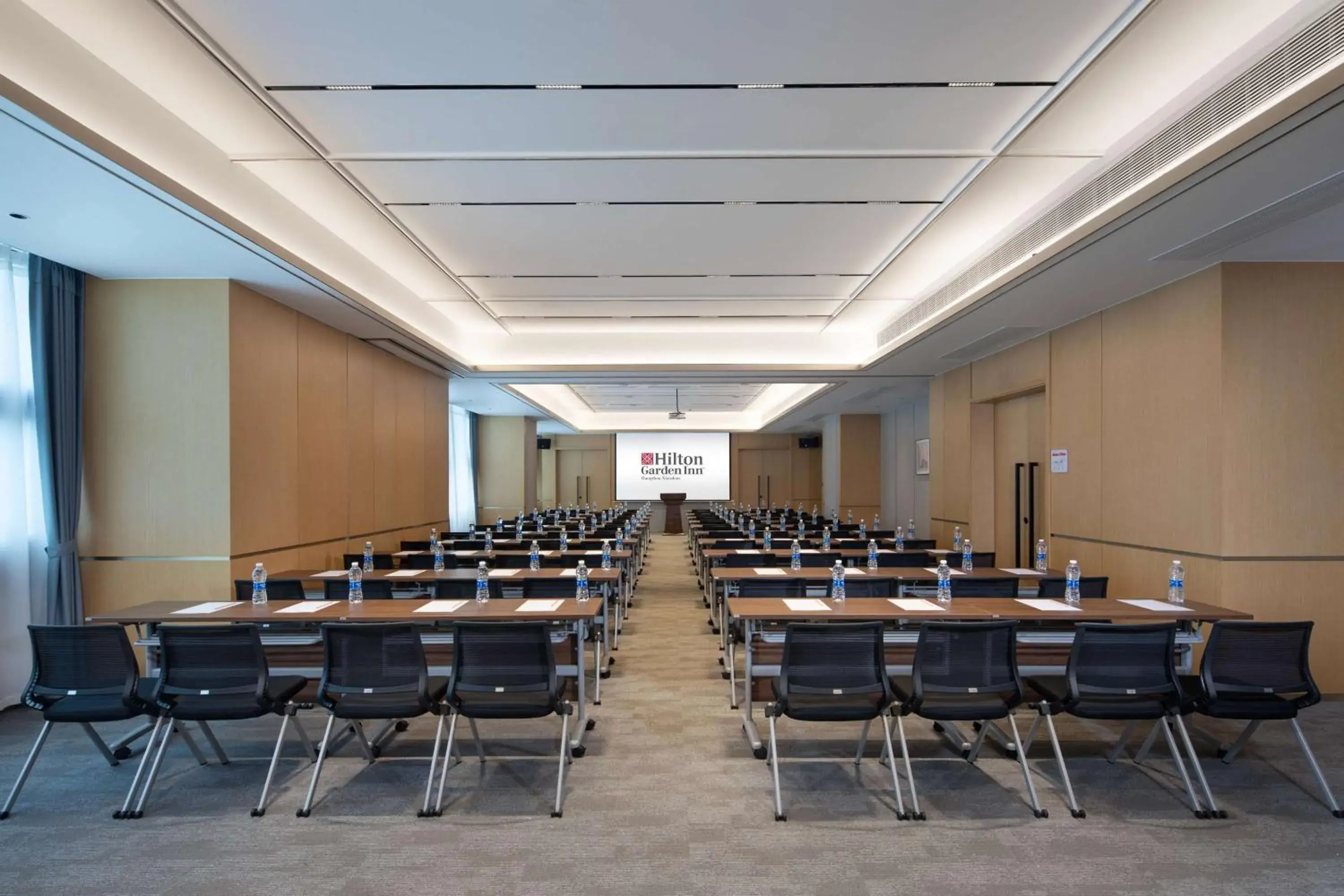 Meeting/conference room in Hilton Garden Inn Hangzhou Xiaoshan