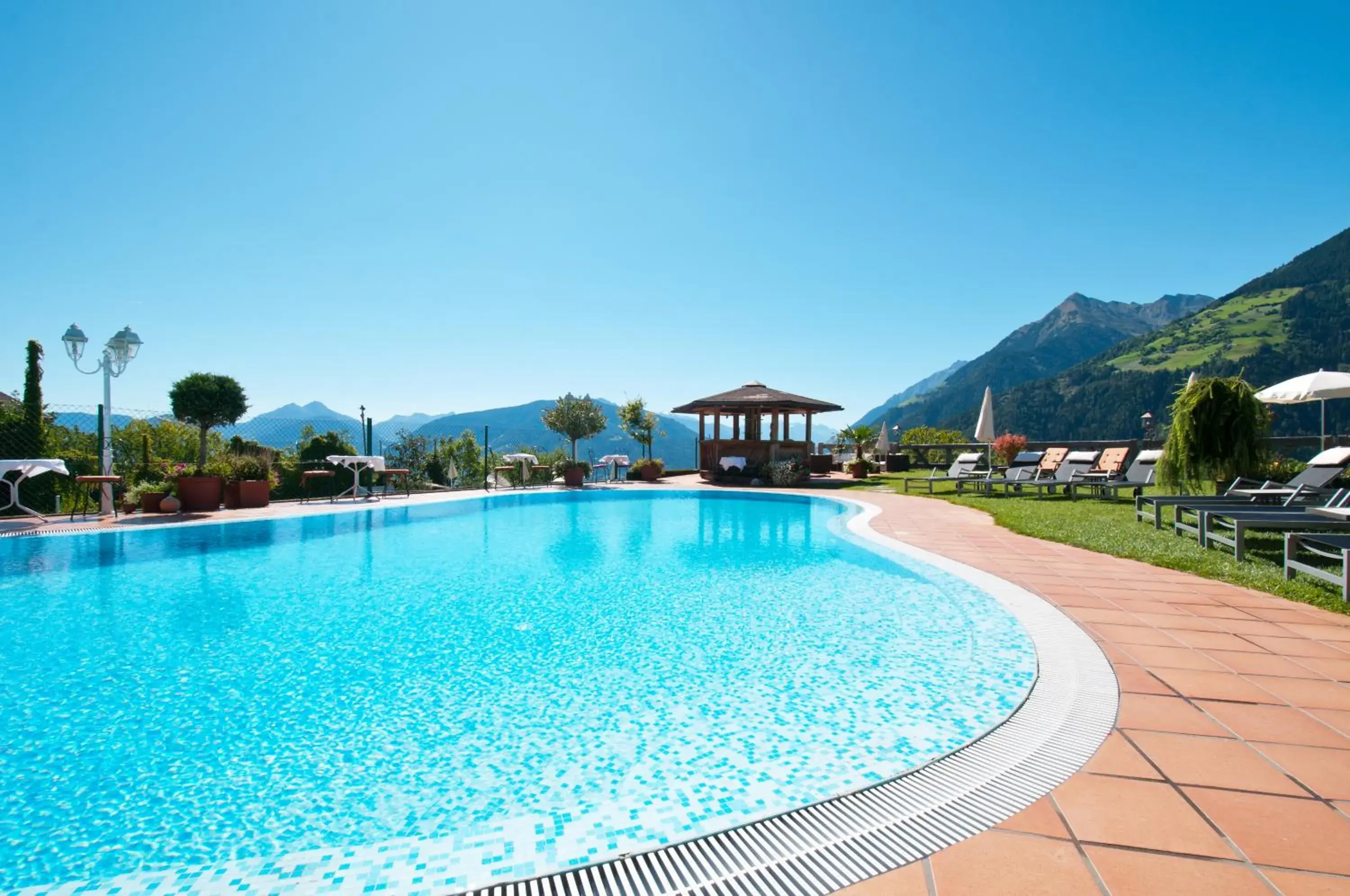 Mountain view, Swimming Pool in Der Verdinser Hof