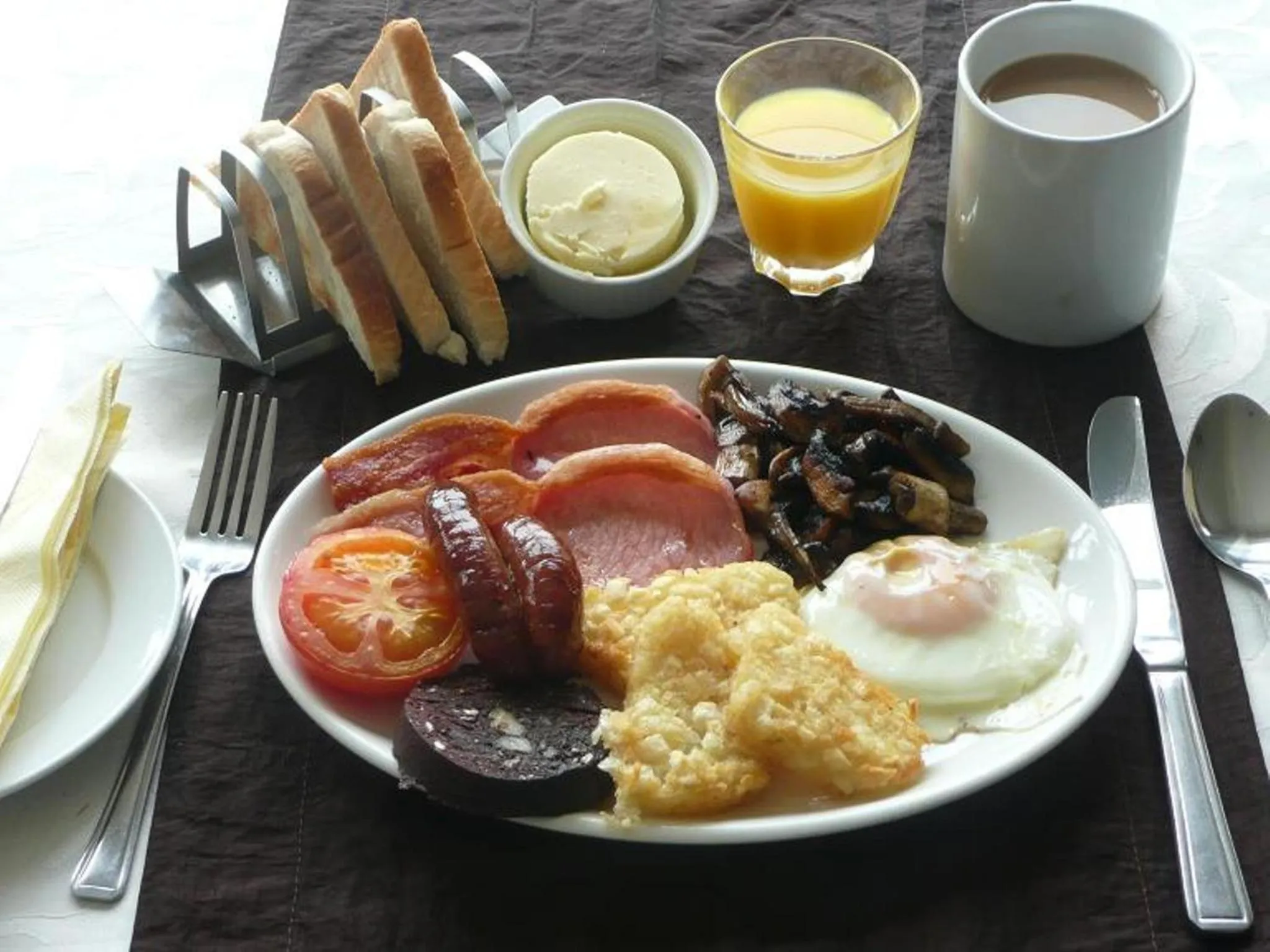 Restaurant/places to eat in Bailey Ground Hotel