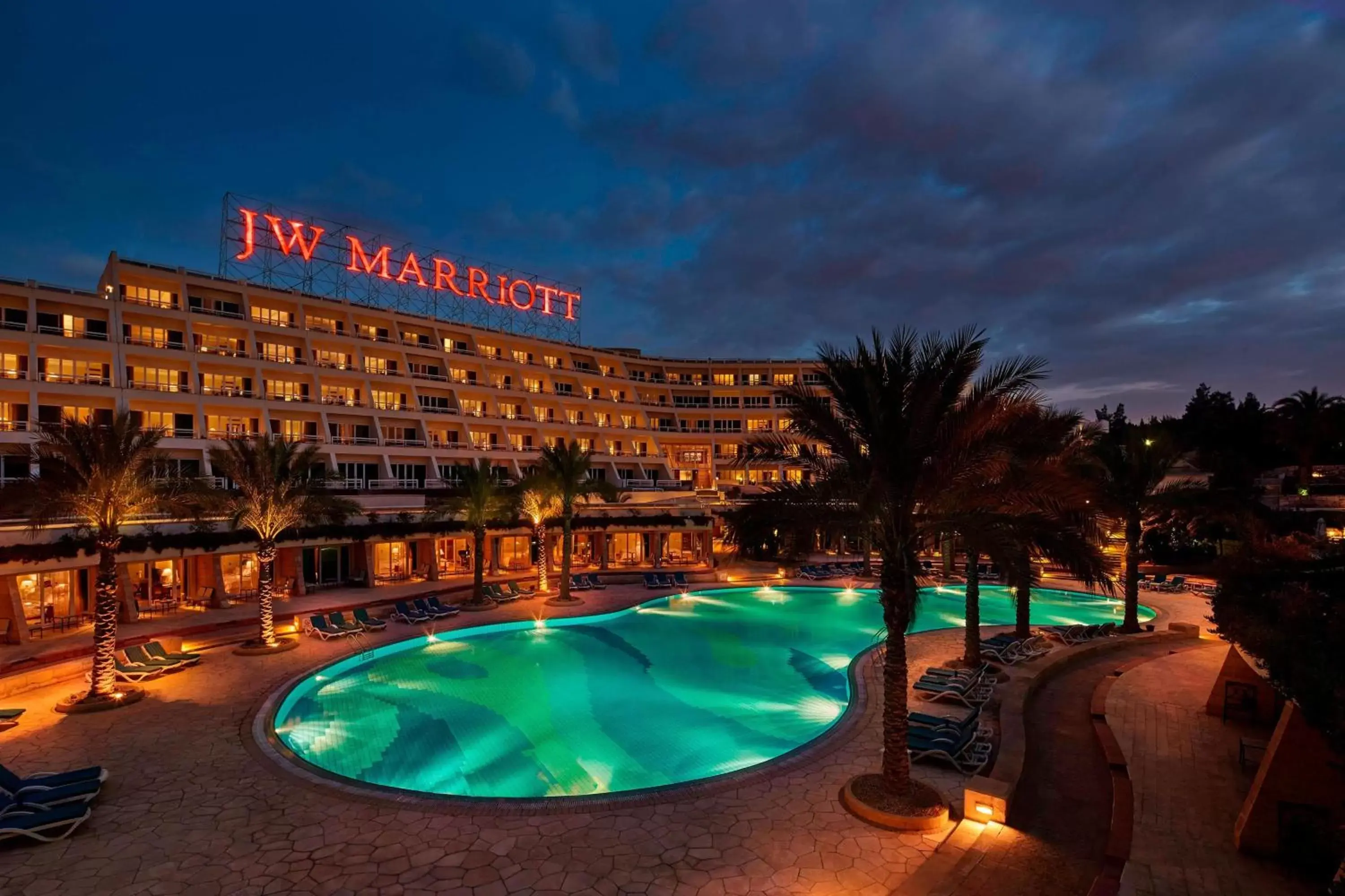 Swimming Pool in JW Marriott Hotel Cairo