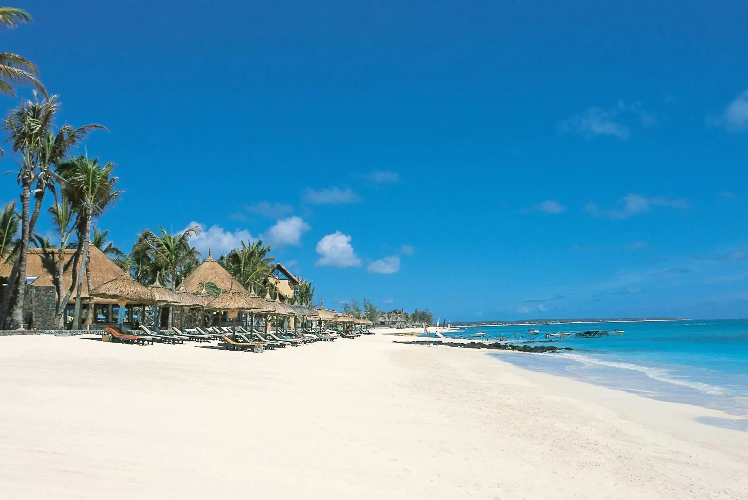 Facade/entrance, Beach in Constance Belle Mare Plage