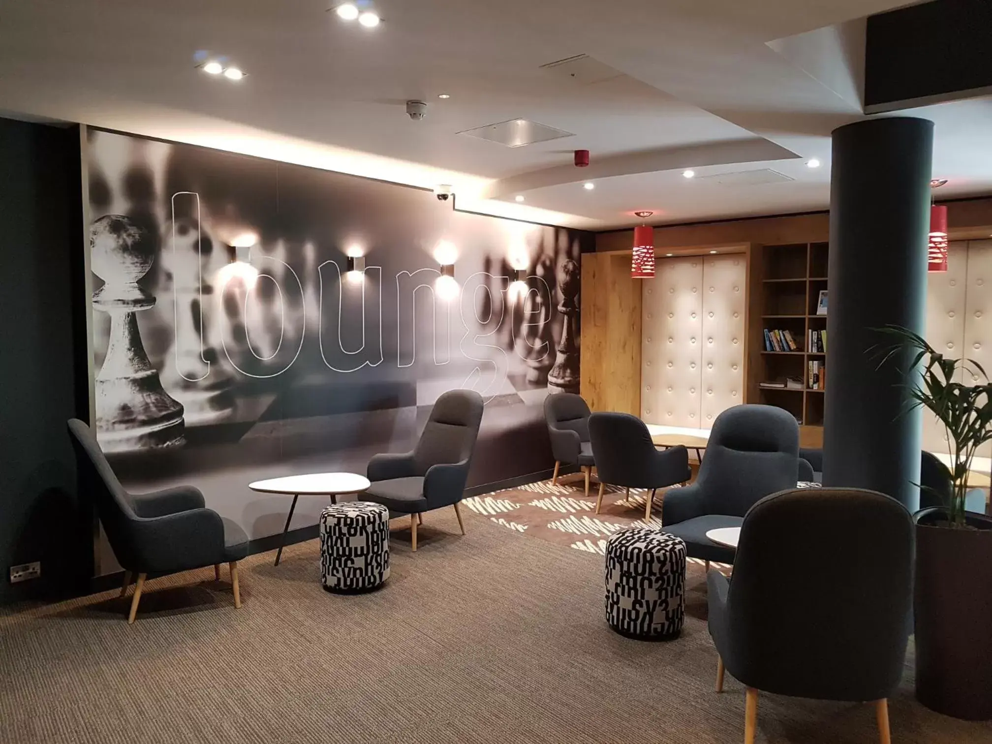 Lounge or bar, Lobby/Reception in Ibis Sheffield City