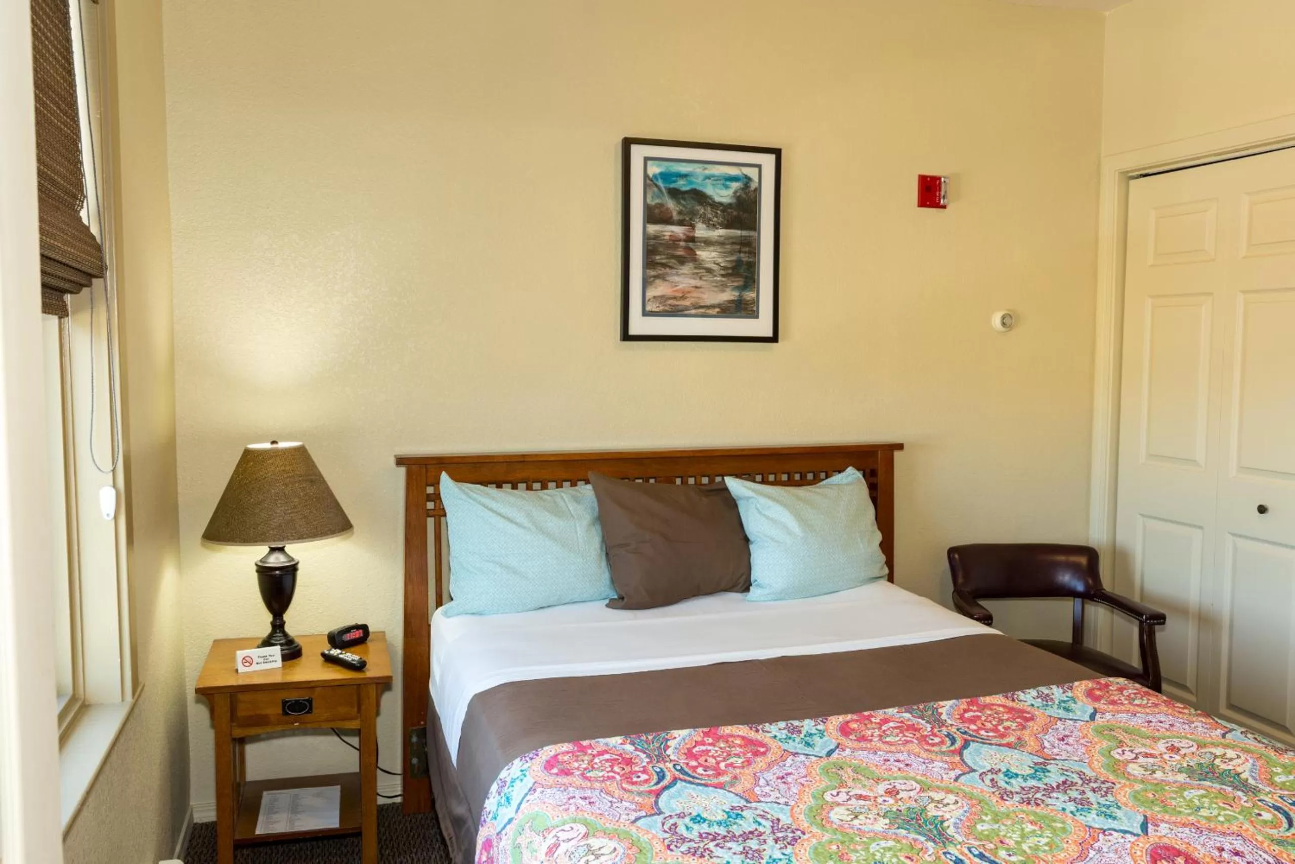 Bedroom in Hotel Cathlamet