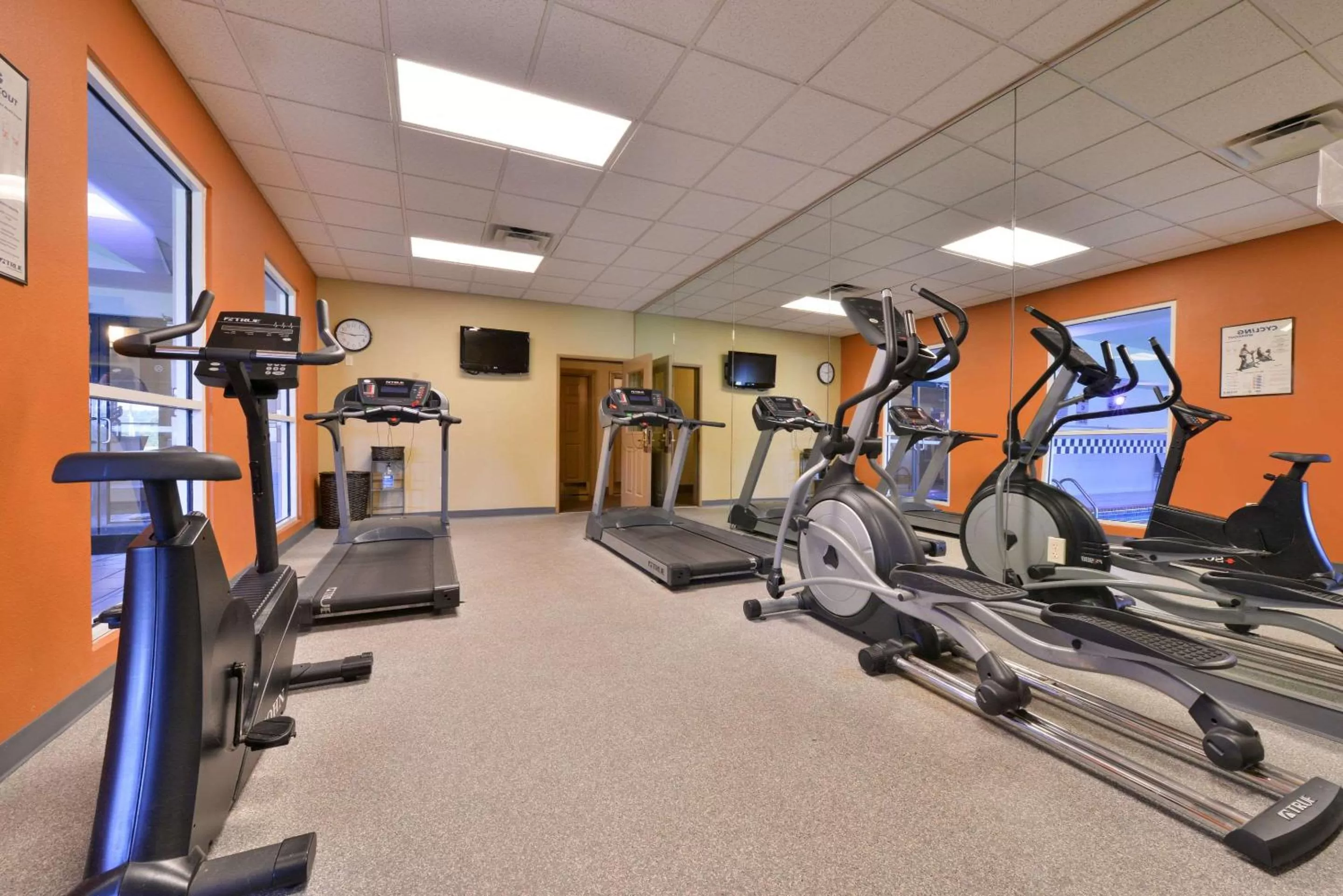 Fitness centre/facilities in Comfort Inn & Suites Fayetteville-University Area