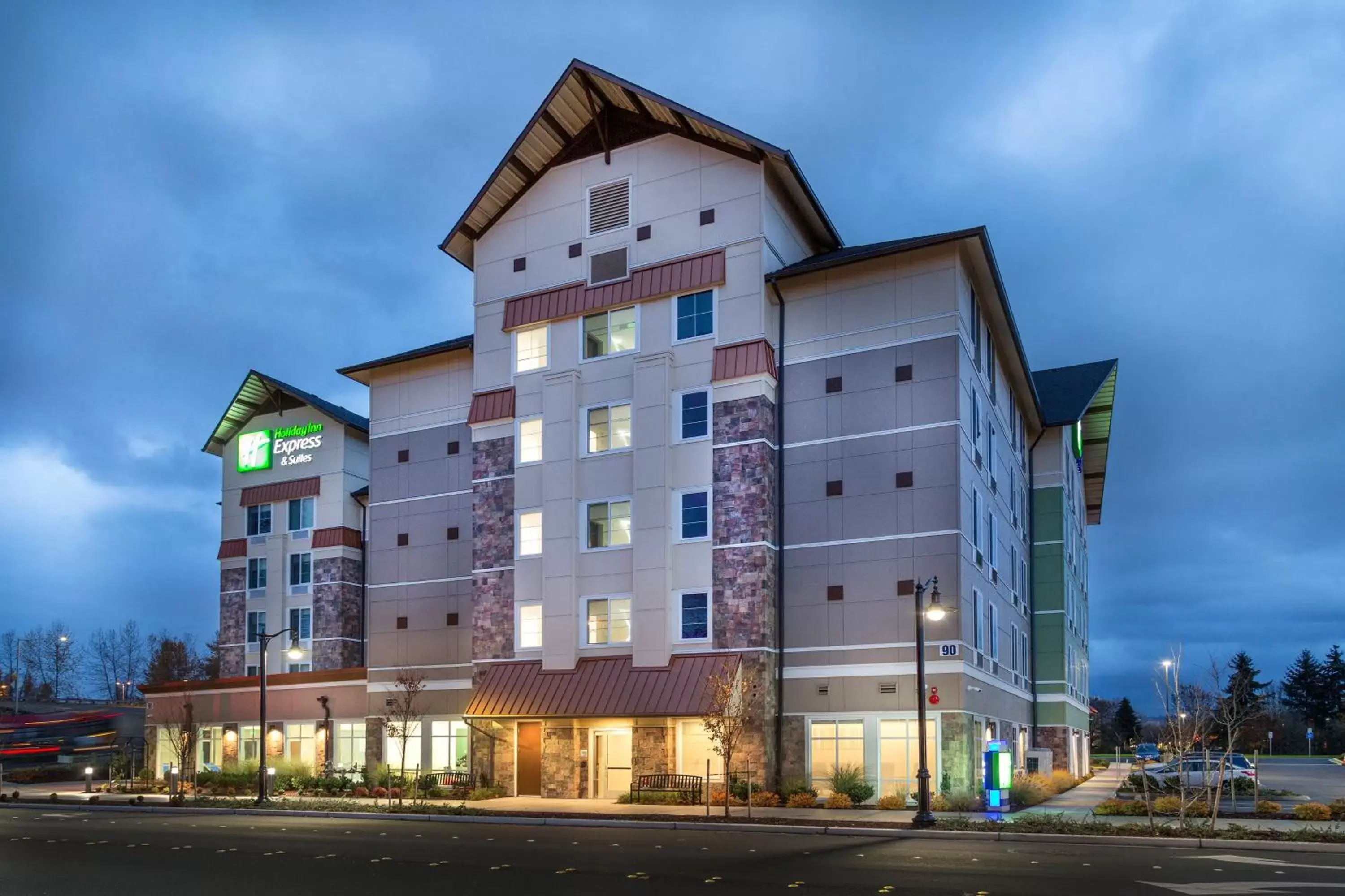 Property Building in Holiday Inn Express & Suites - Seattle South - Tukwila, an IHG Hotel