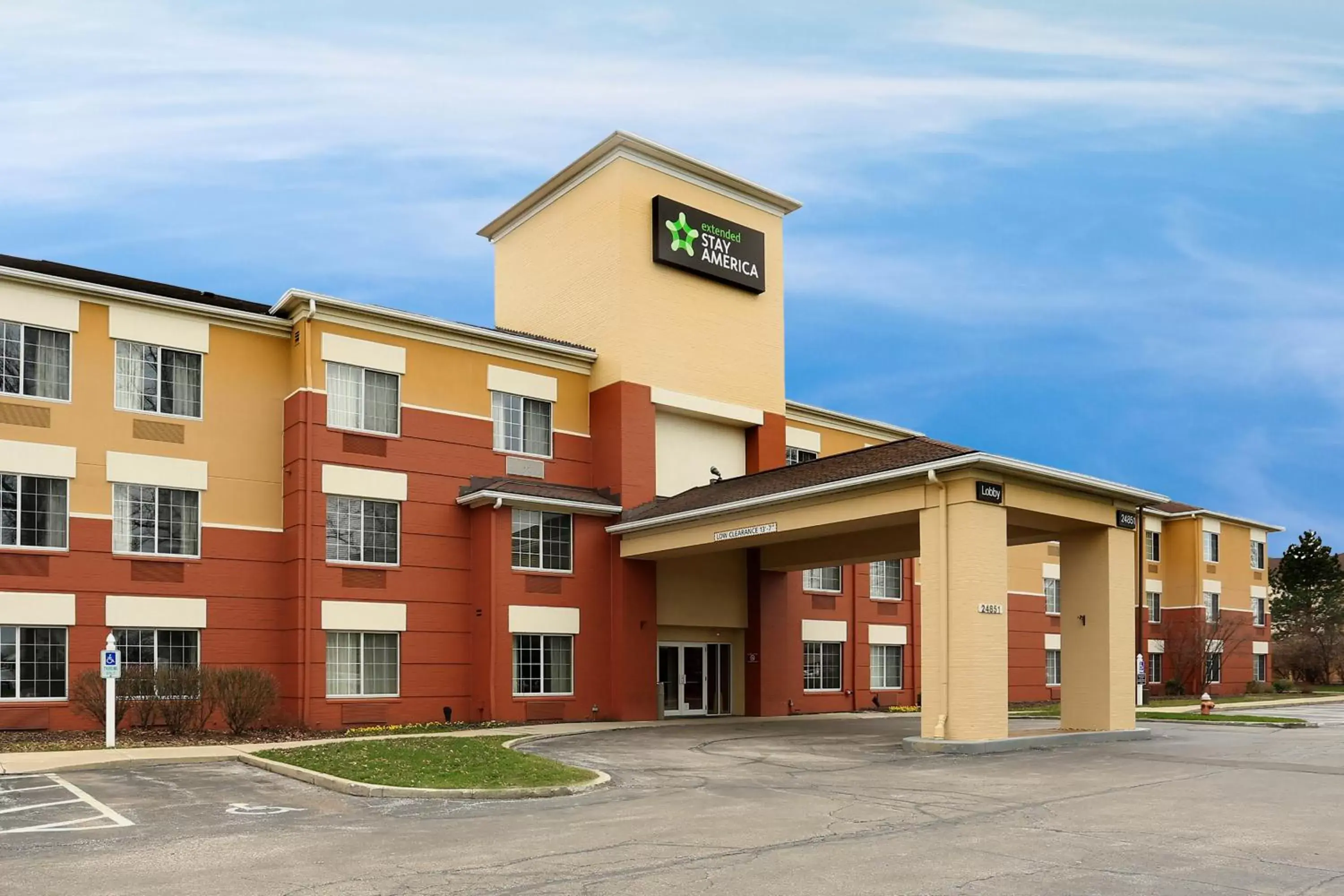 Property building in Extended Stay America Suites - Cleveland - Airport - North Olmsted