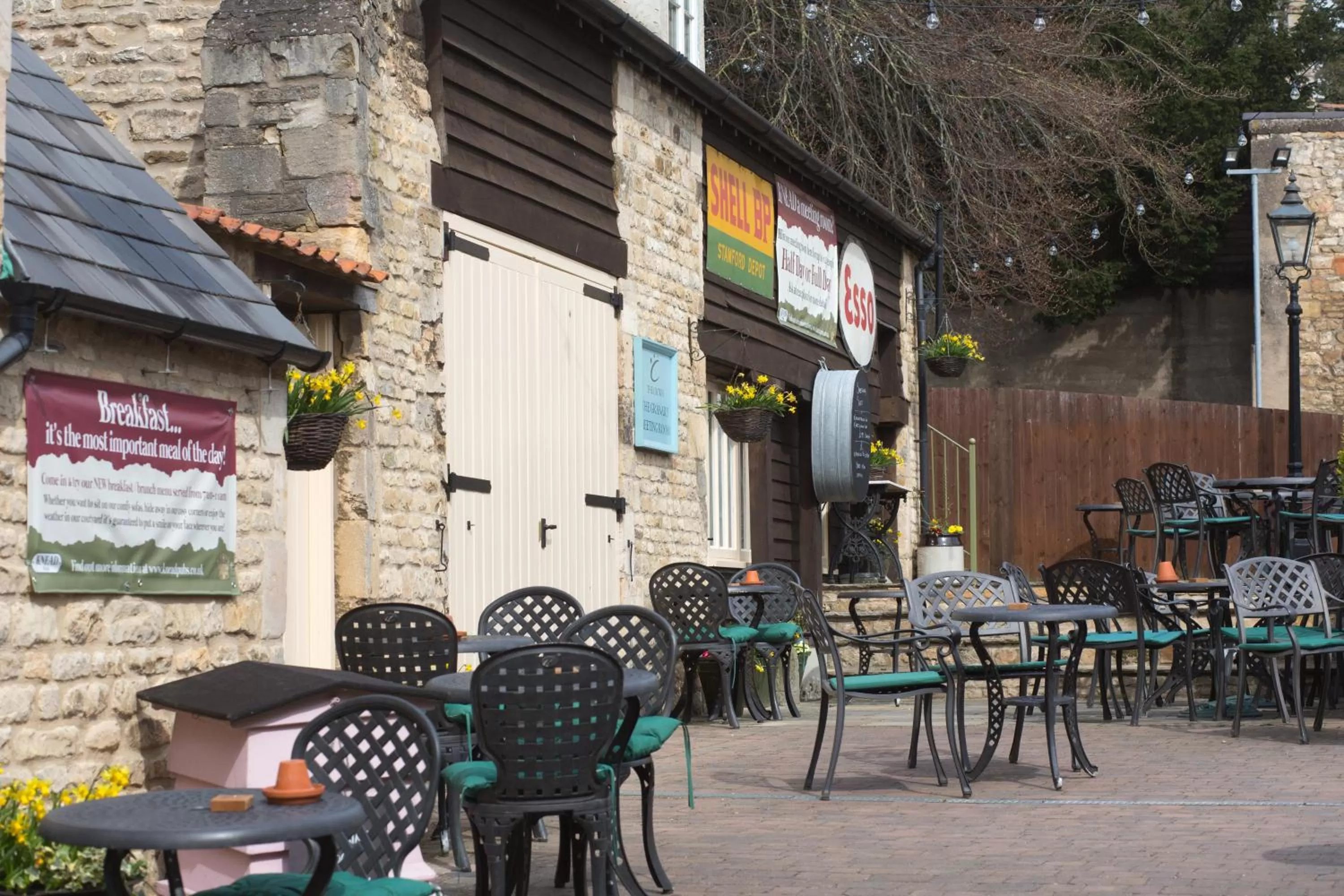 Facade/entrance in Crown Hotel