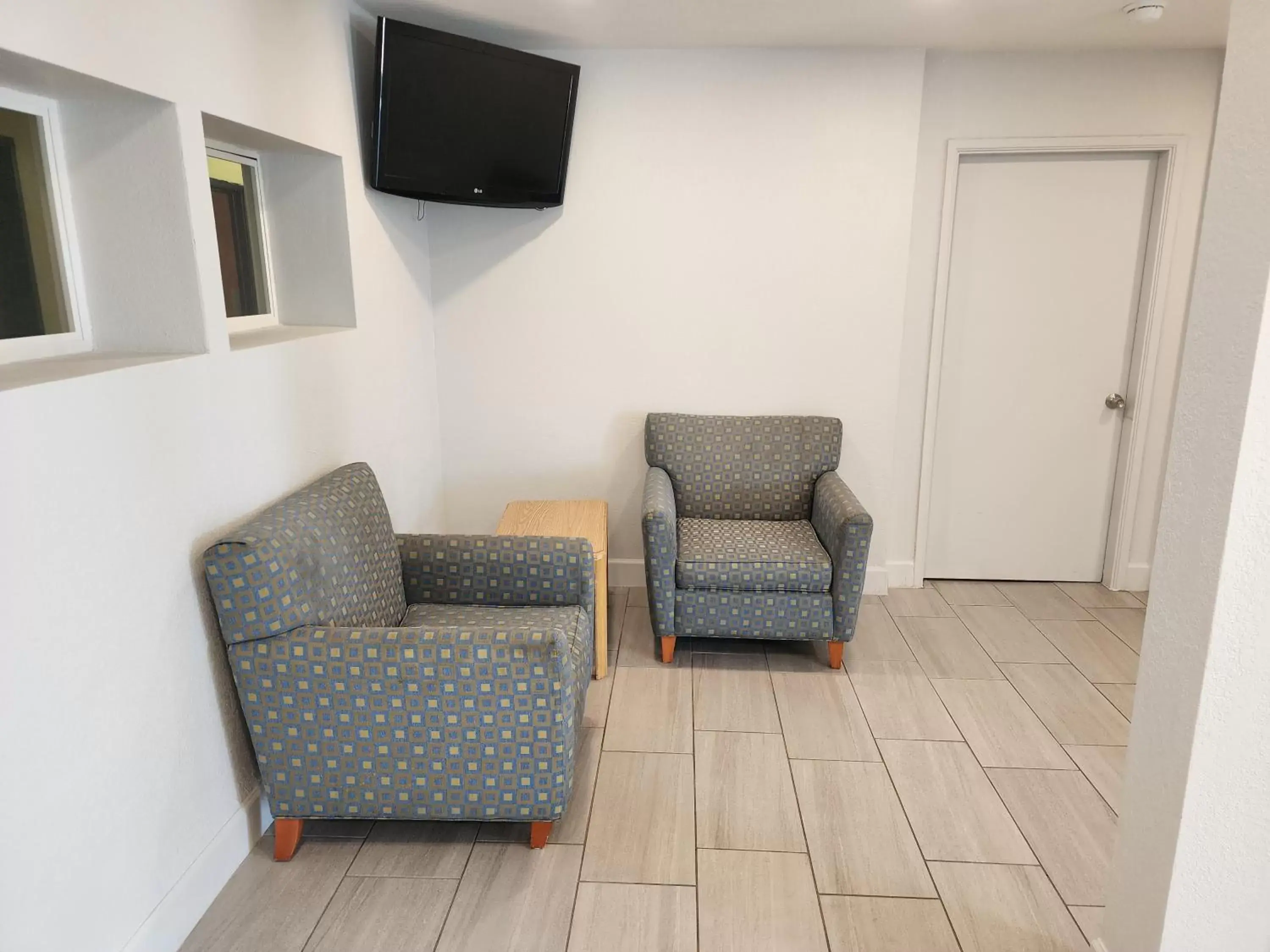 Lobby or reception, Seating Area in Travelodge by Wyndham Stockton