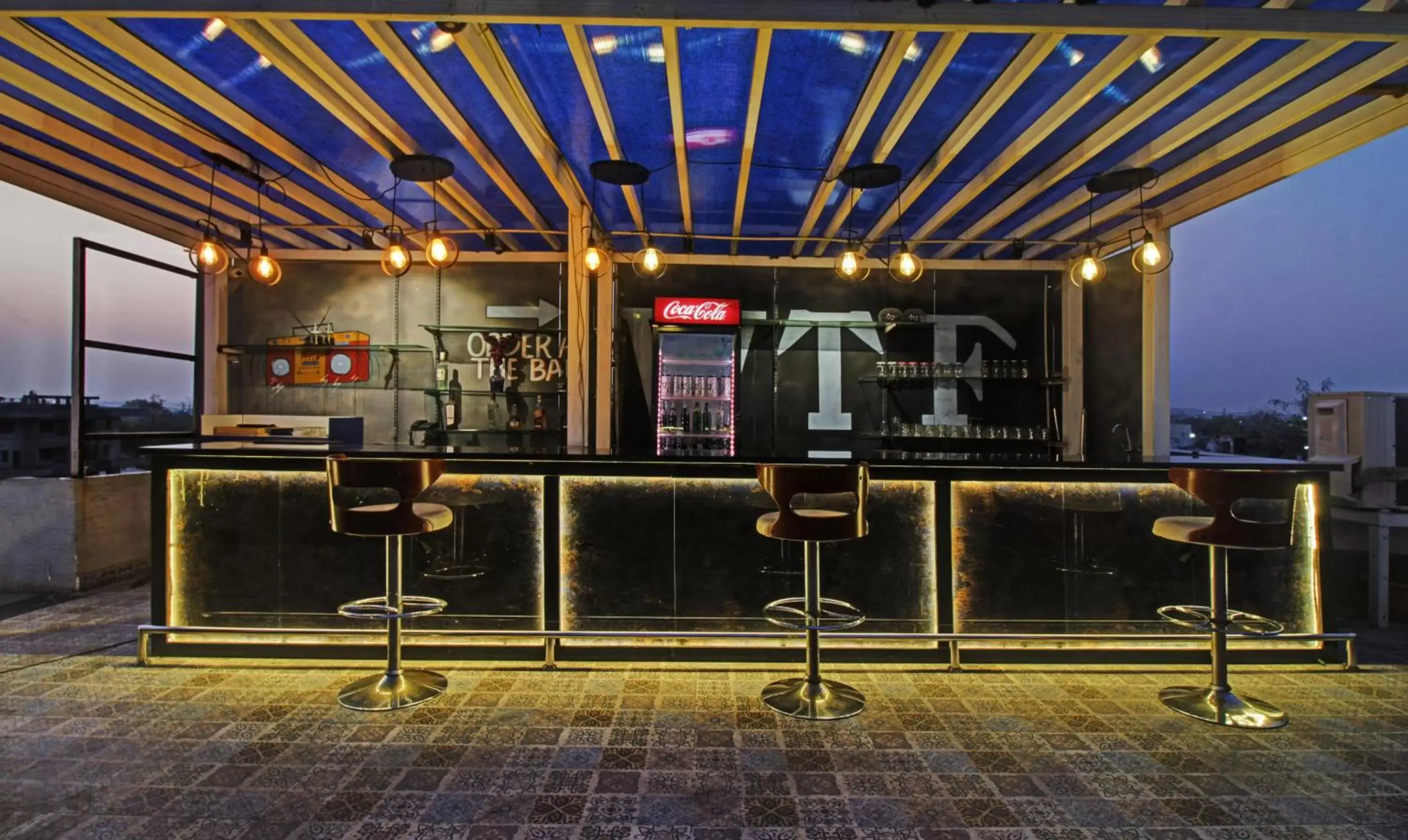 Lounge or bar in Treebo The Boss Lounge or bar in Treebo The Boss