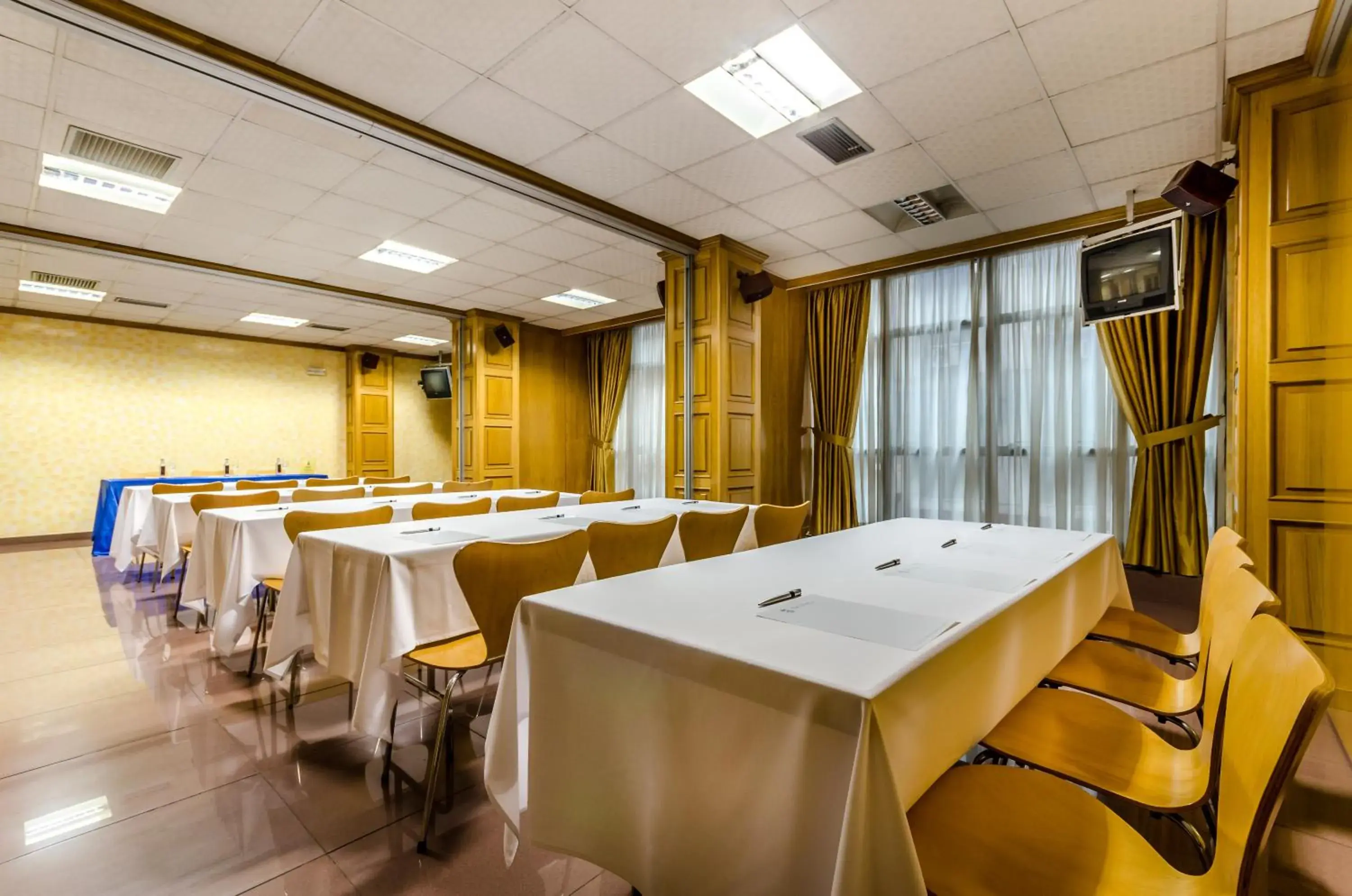 Business facilities in Hotel Princess