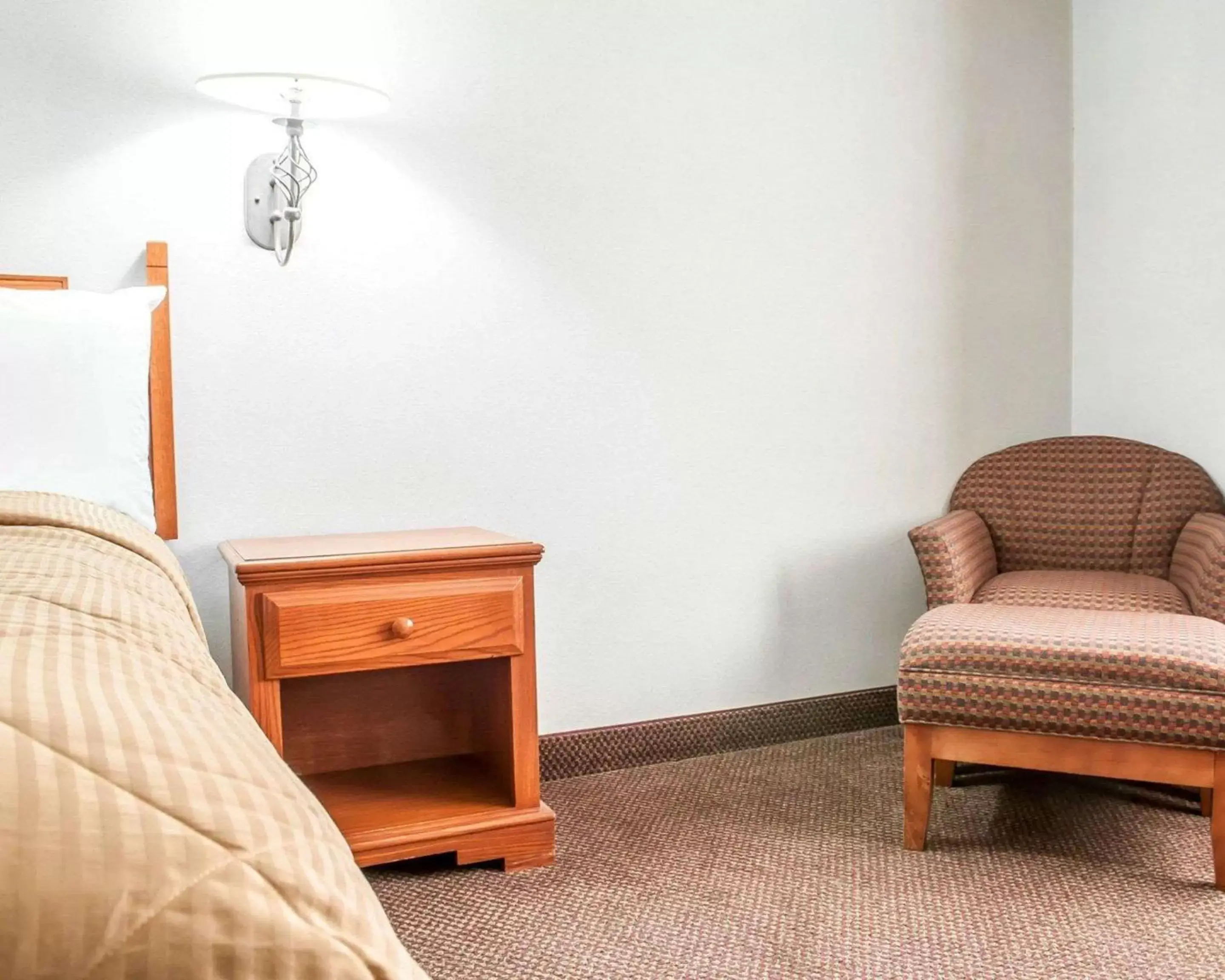 Photo of the whole room, Seating Area in Econo Lodge Las Cruces University Area