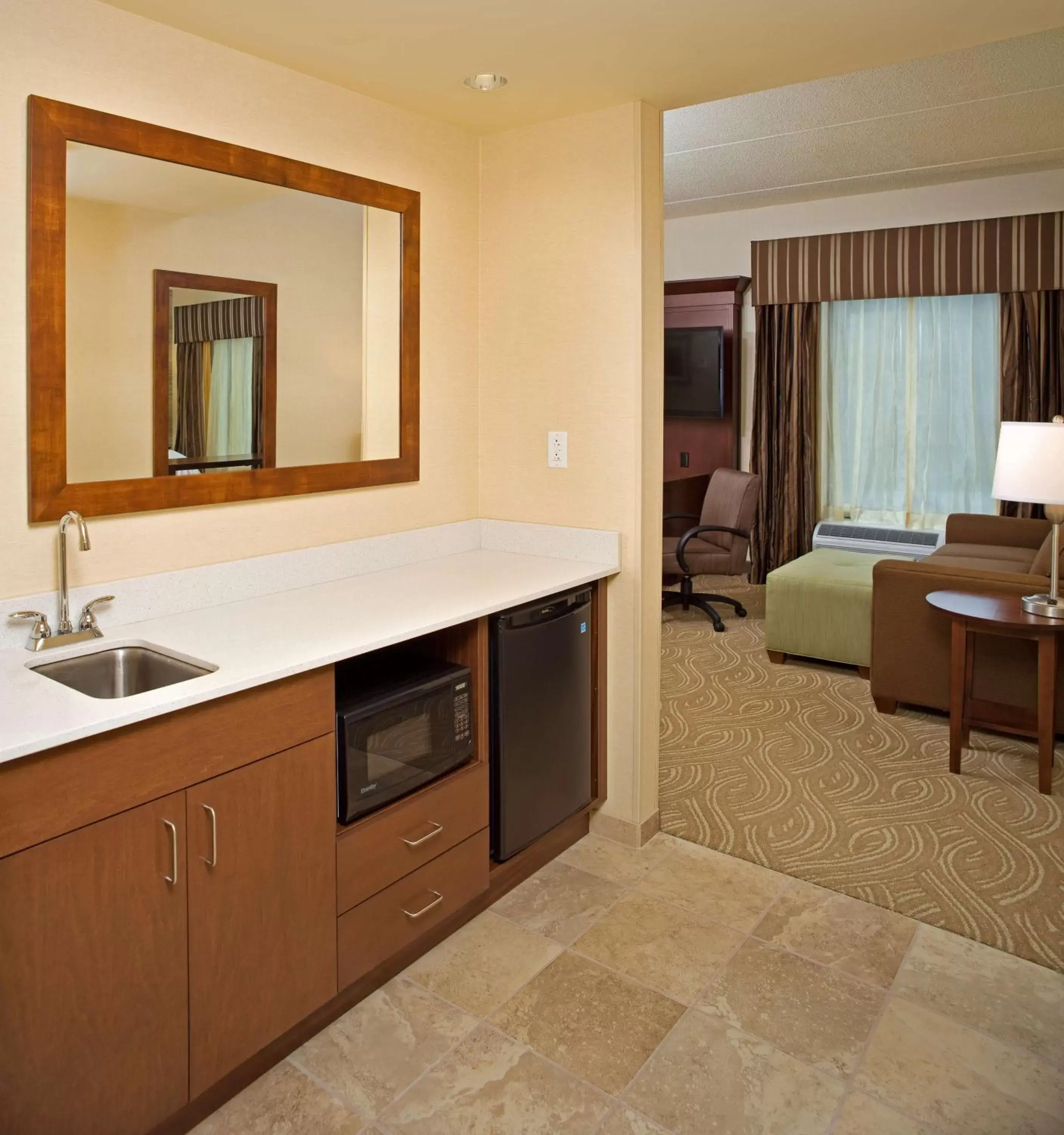 Kitchen or kitchenette, Kitchen/Kitchenette in Hampton Inn & Suites Pittsburgh Waterfront West Homestead