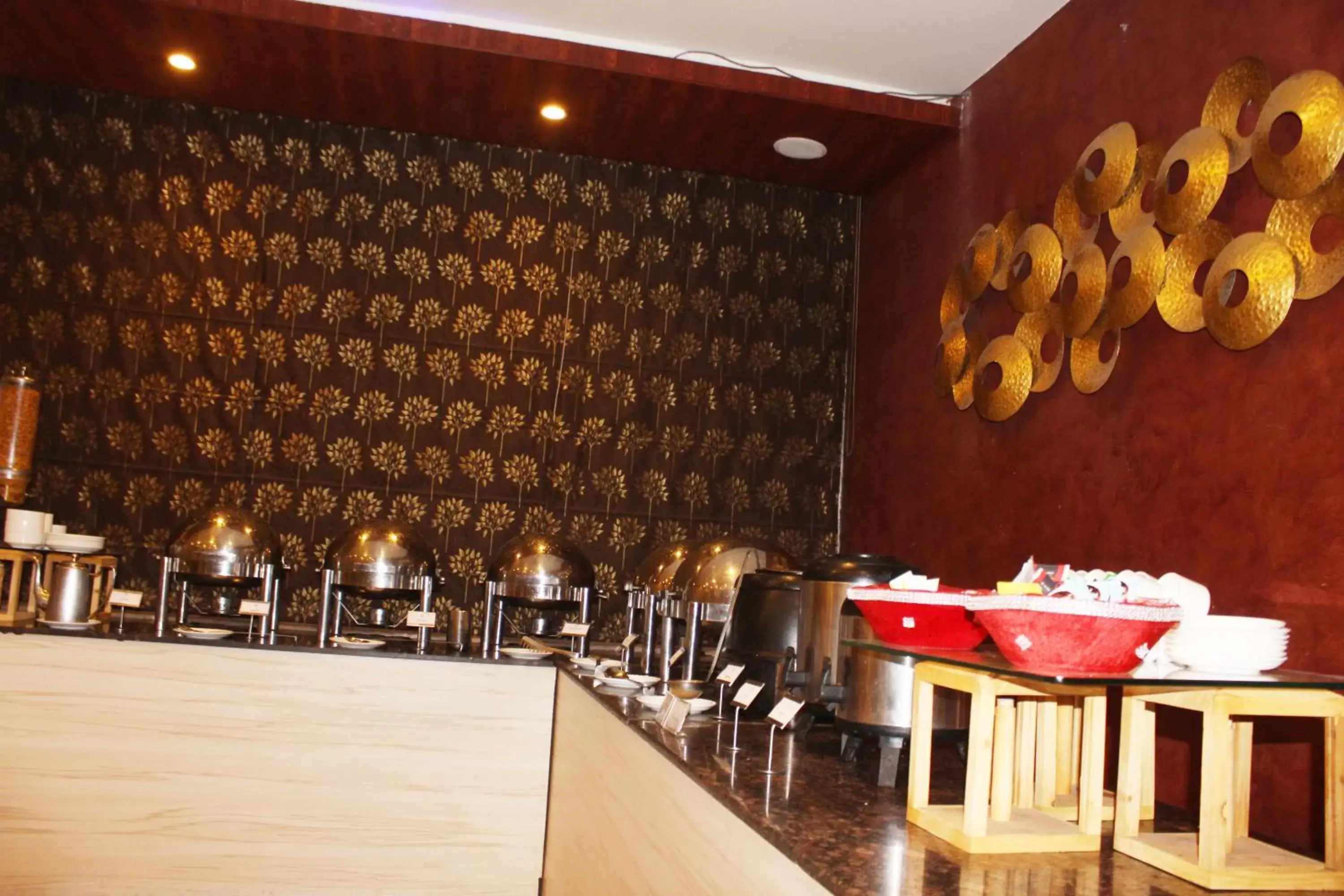 Buffet breakfast, Restaurant/Places to Eat in TGI Apple Inn Buffet breakfast, Restaurant/Places to Eat in TGI Apple Inn