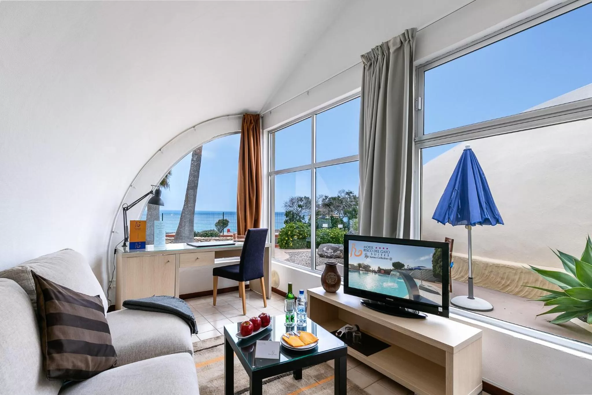 Suite with Sea View (1 Adult + 1 Child) in Hotel LIVVO Risco del Gato Suites