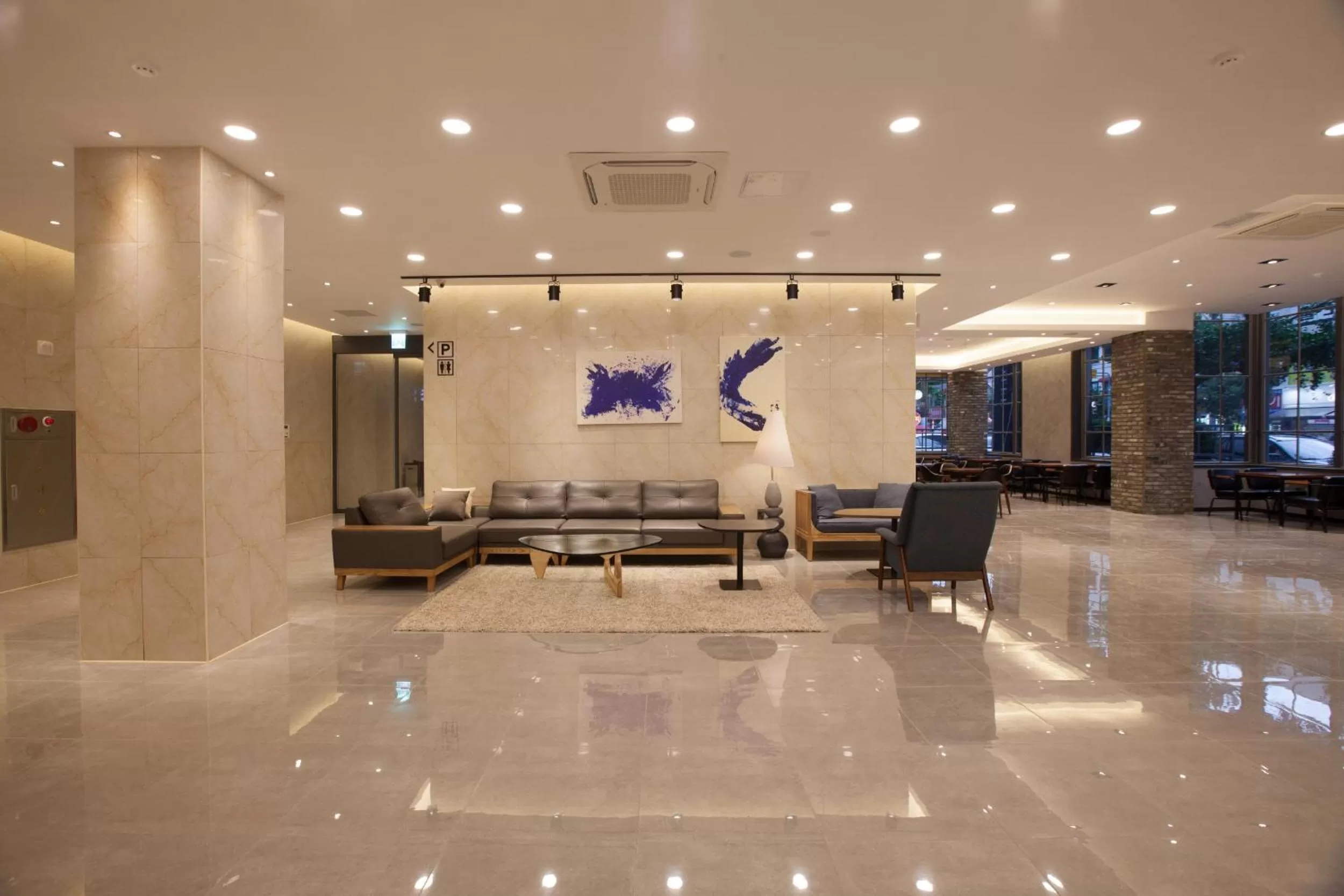 Lobby or reception in GnB Hotel