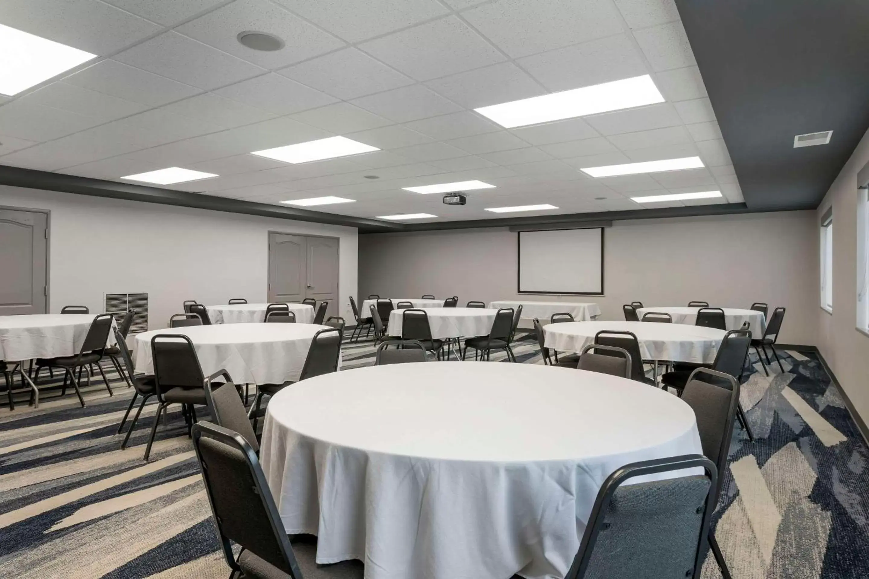 Meeting/conference room in Comfort Suites Elgin