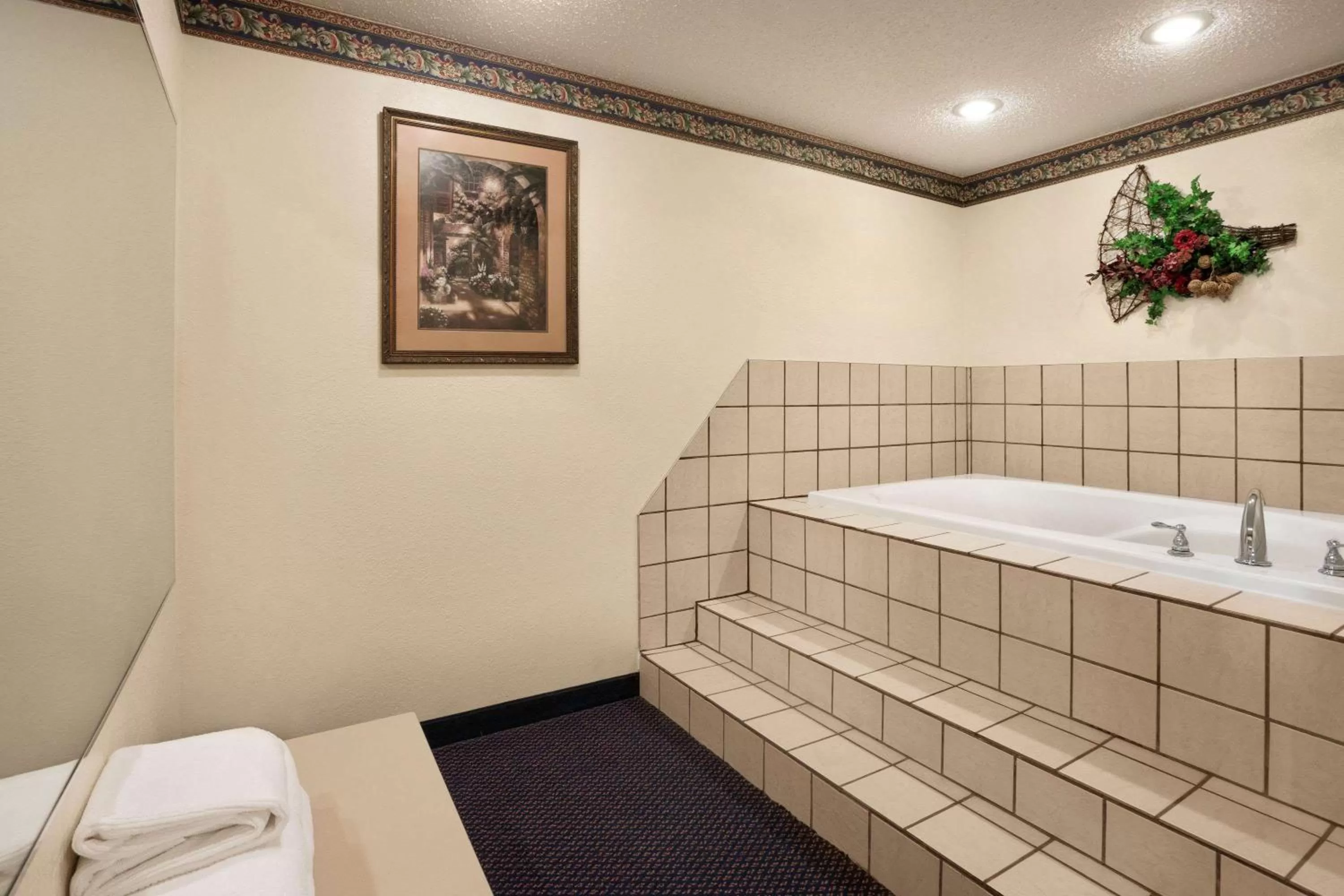 Photo of the whole room in Travelodge by Wyndham Fort Scott