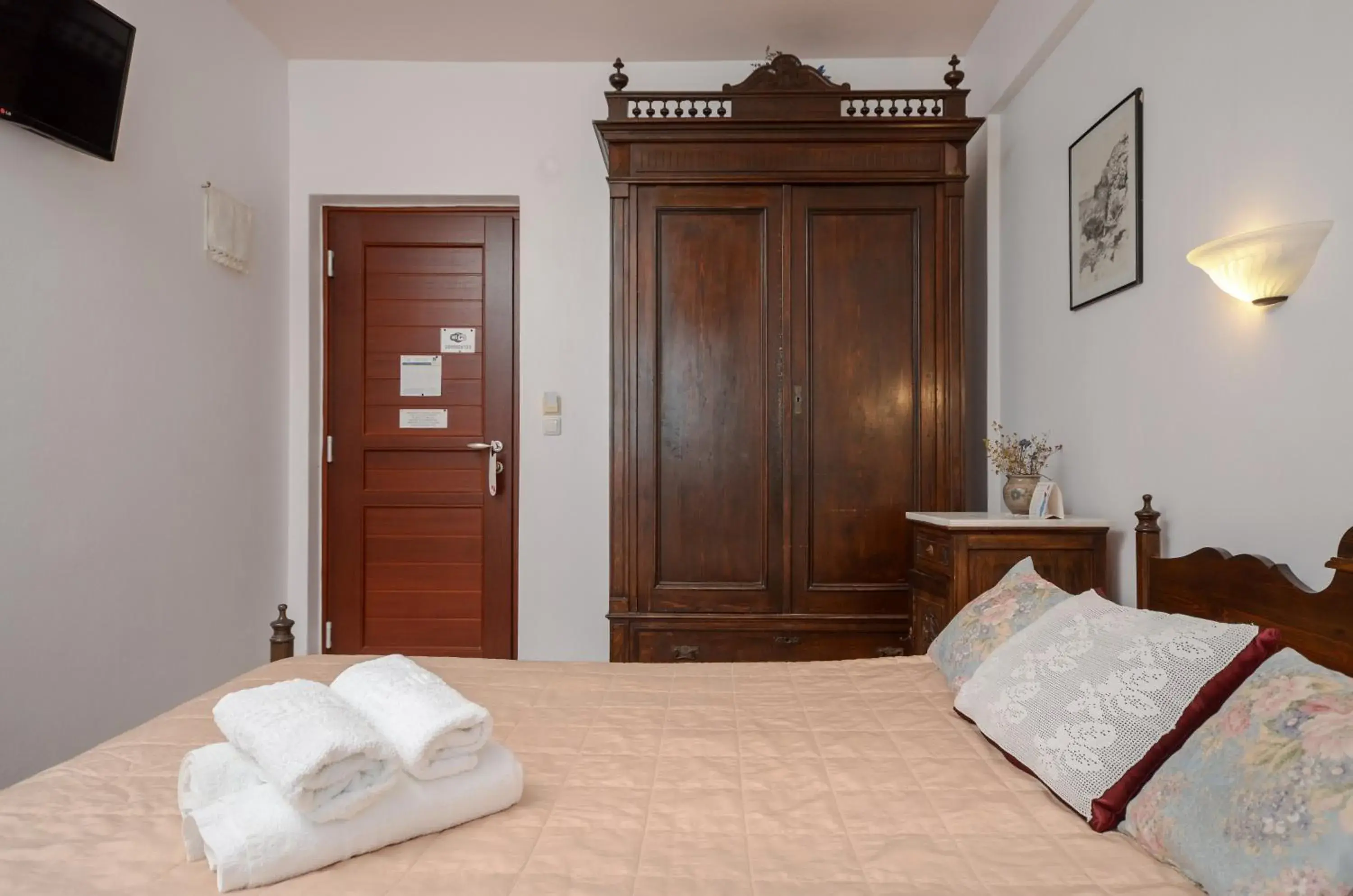 Bedroom, Bed in Chateau Zevgoli