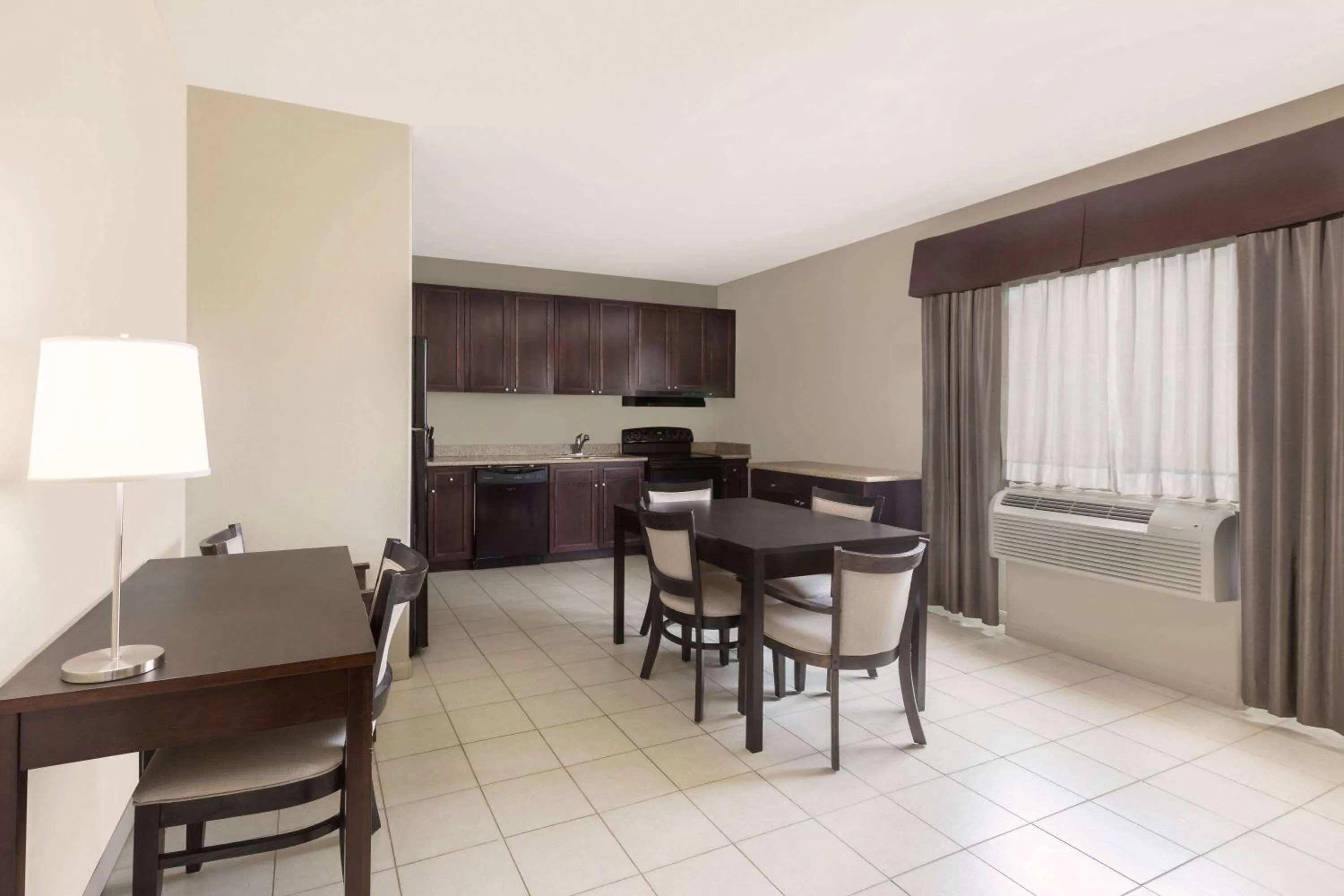 Kitchen or kitchenette in Baymont by Wyndham Columbus