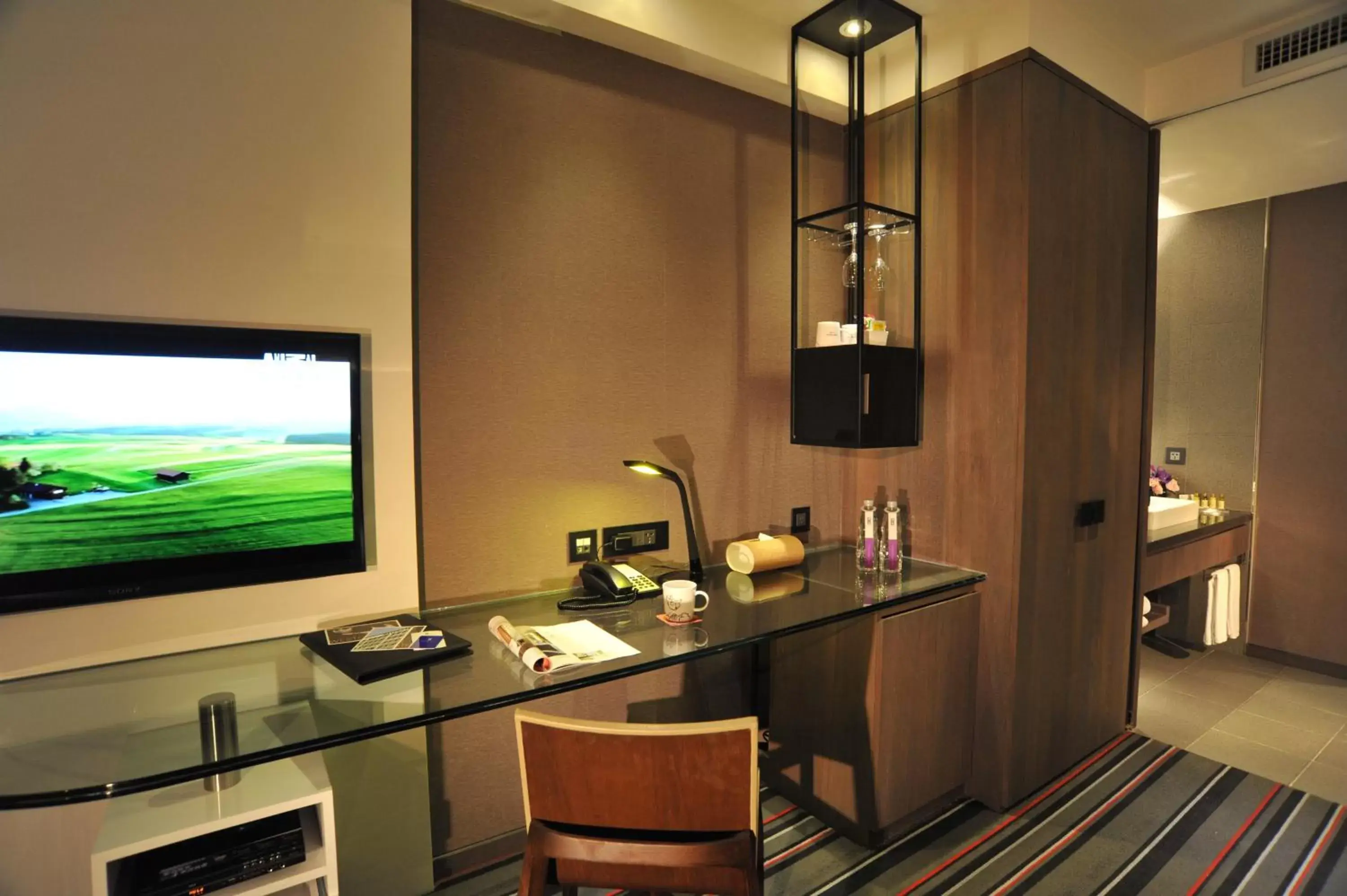 Seating area, TV/Entertainment Center in WESTGATE Hotel
